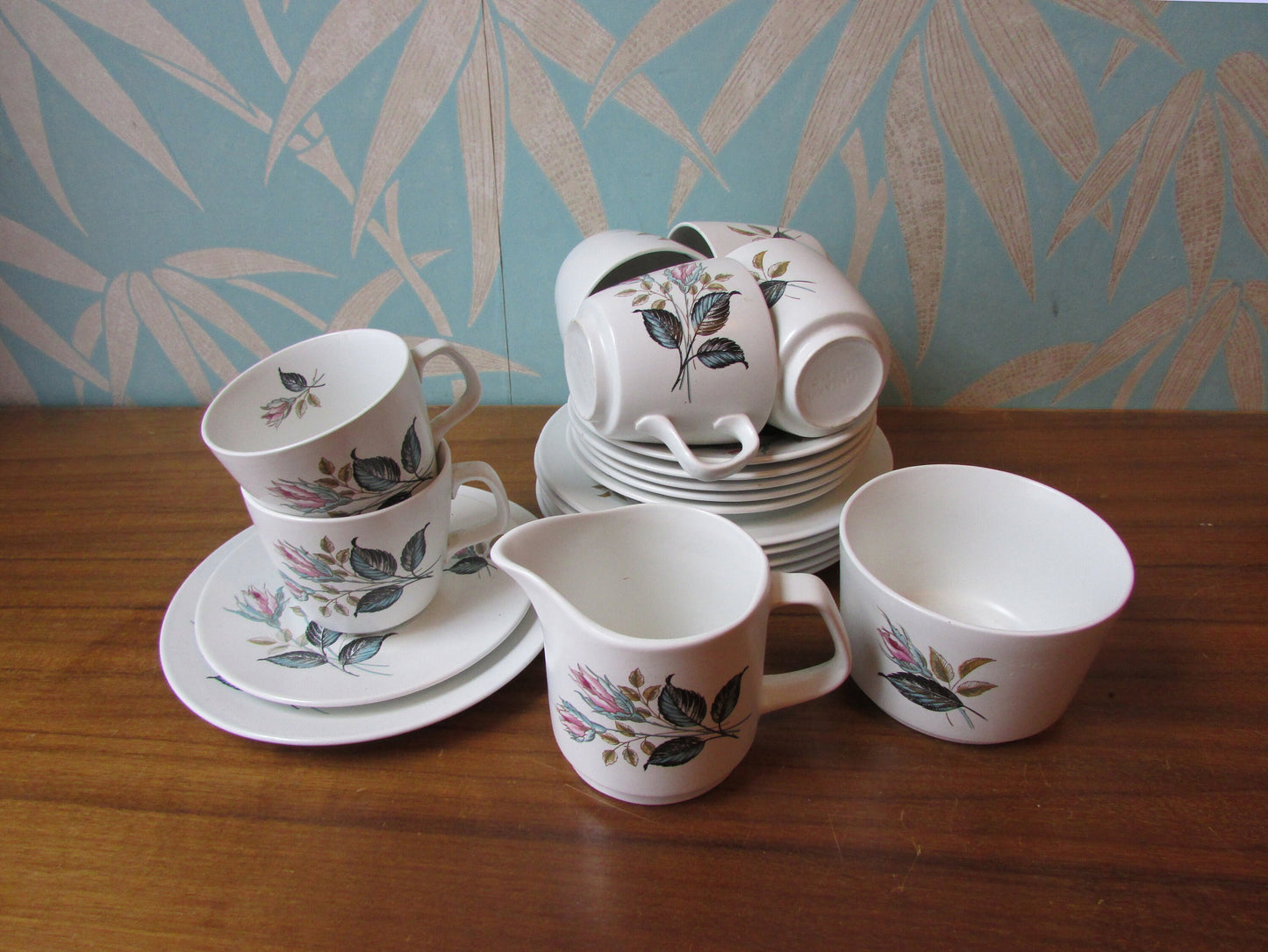1959 J&G Meakin Studio "Night Club" rose patterned tea set