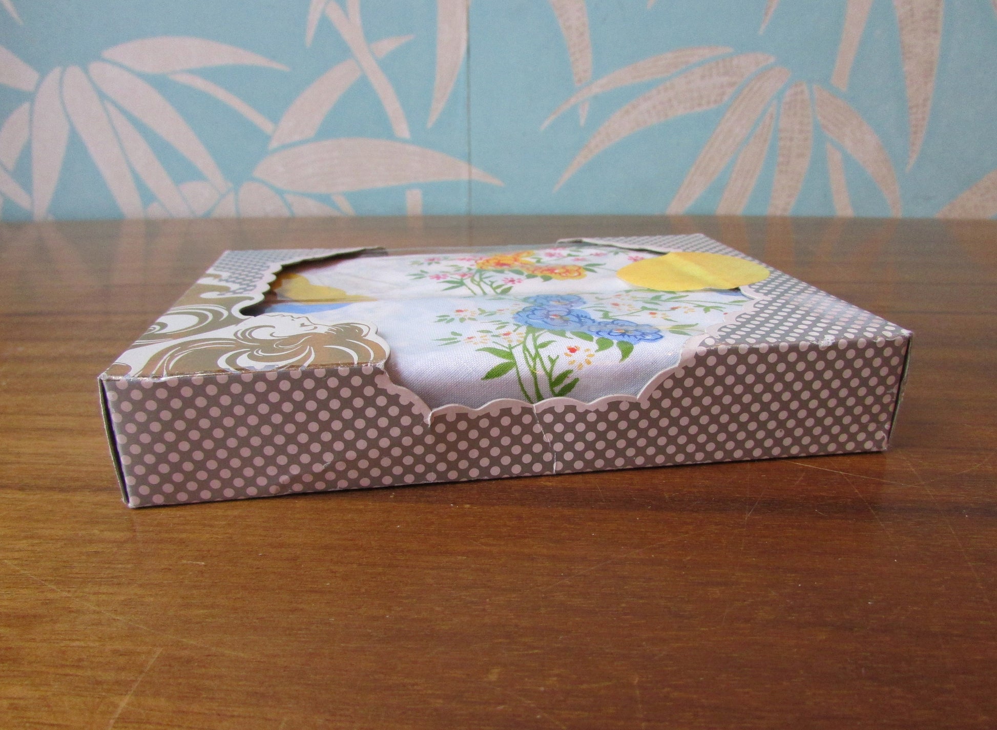 1960s ladies all cotton floral handkerchiefs gift set