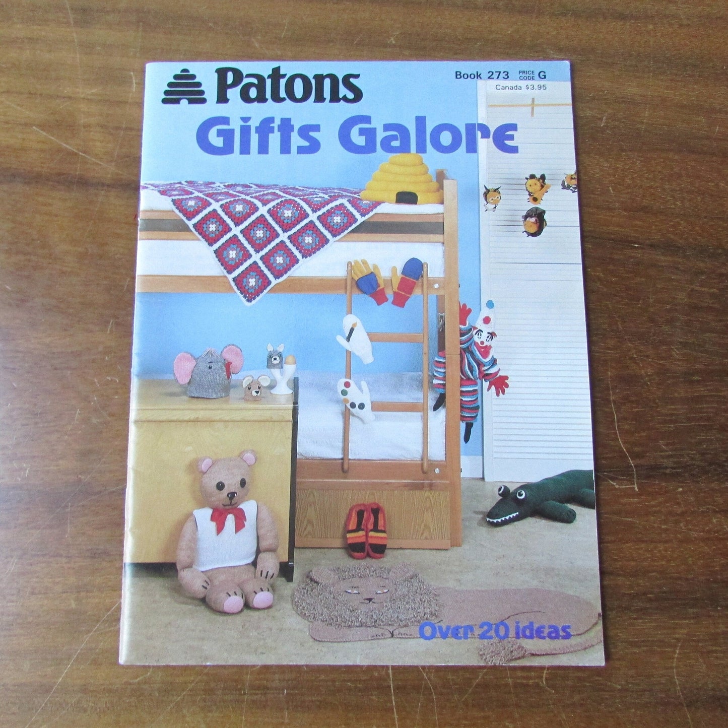 1986 Patons Gifts Galore book 273: over 20 fun gifts to make from yarn