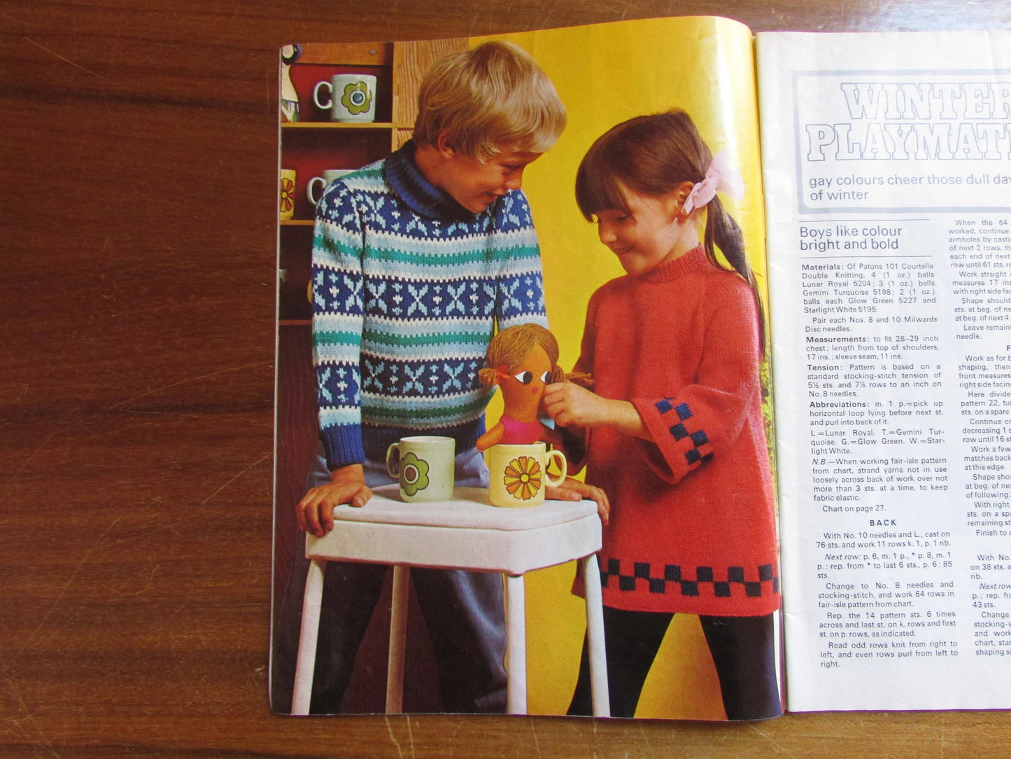 1970 Stitchcraft knitting & embroidery pattern booklet