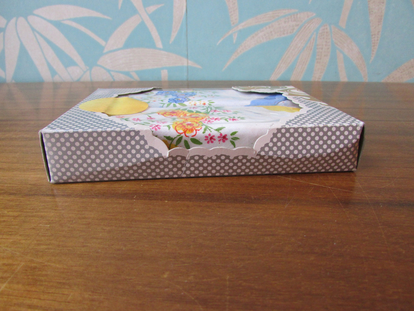 1960s ladies all cotton floral handkerchiefs gift set