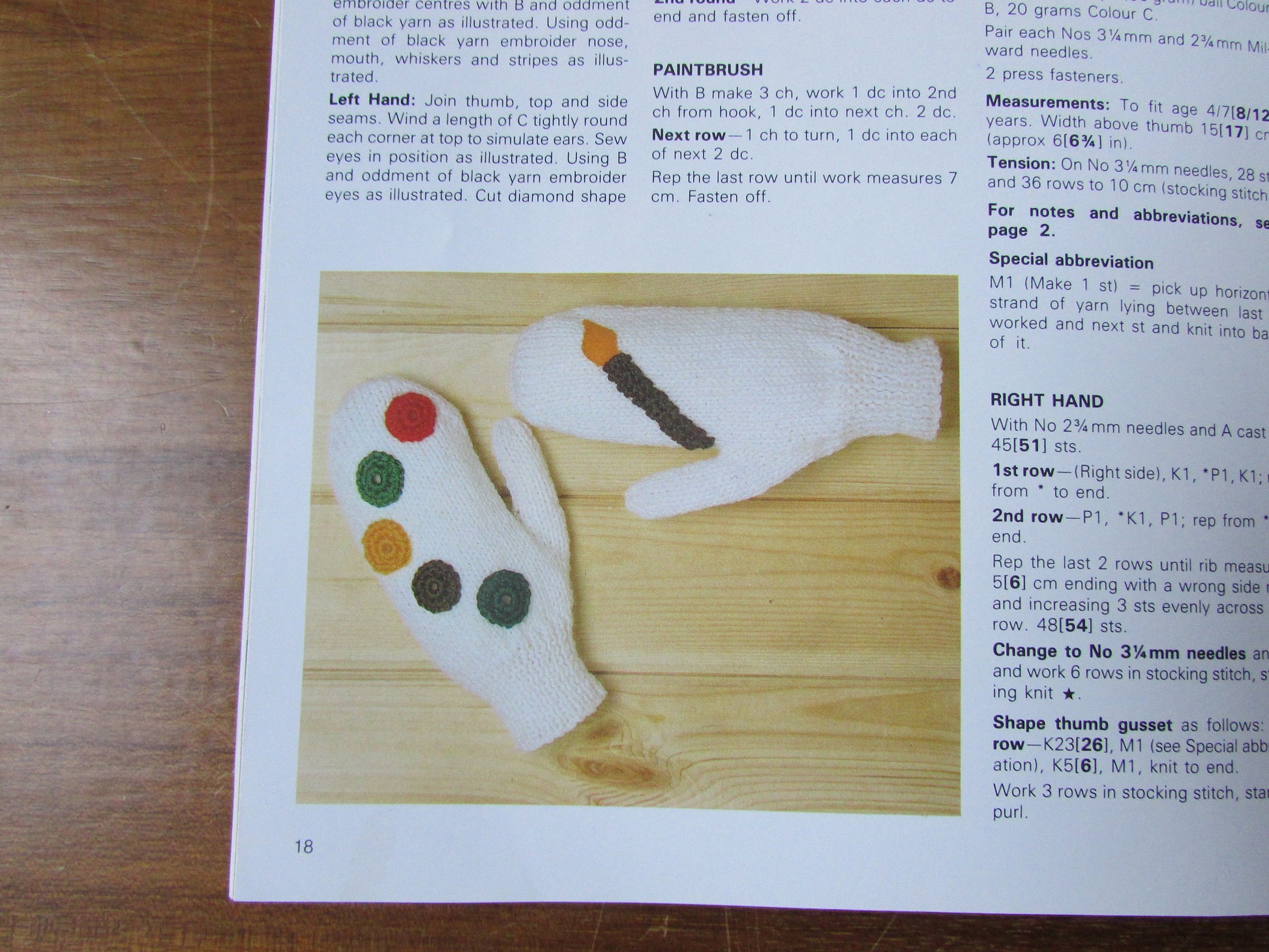 1986 Patons Gifts Galore book 273: over 20 fun gifts to make from yarn