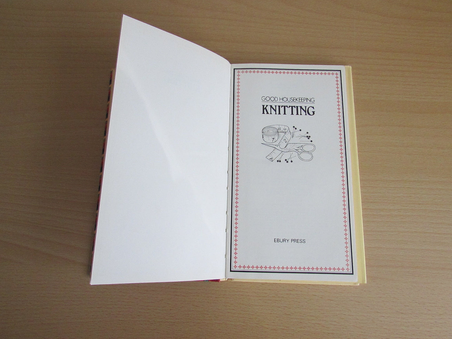 Good Housekeeping Knitting: An Illustrated Pocket Guide to Over 90 Beautiful Patterns, by Dorothea Hall (Hardback, 1983)