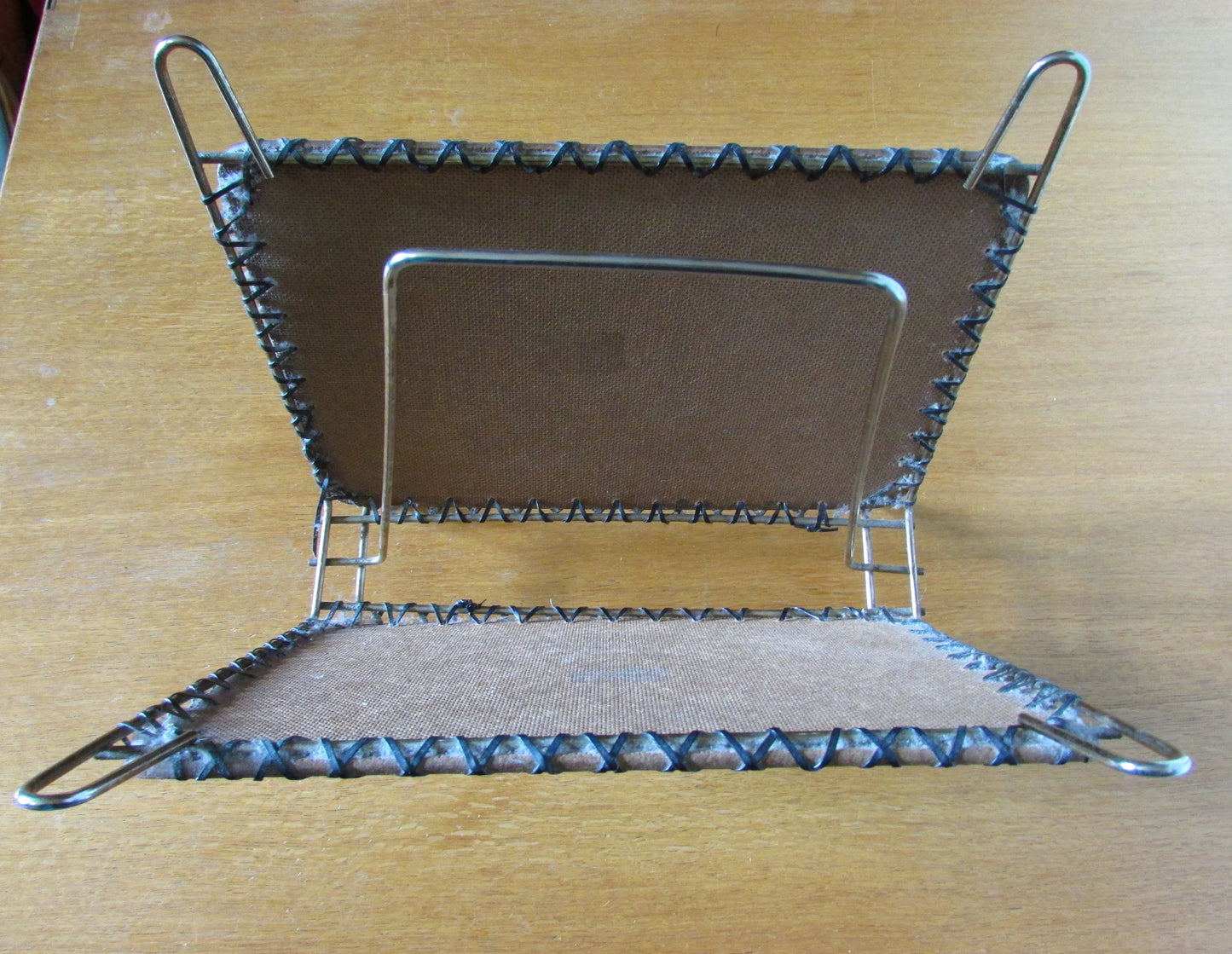 1960s kitsch Dallas Simpson urchin children magazine rack, atomic styling