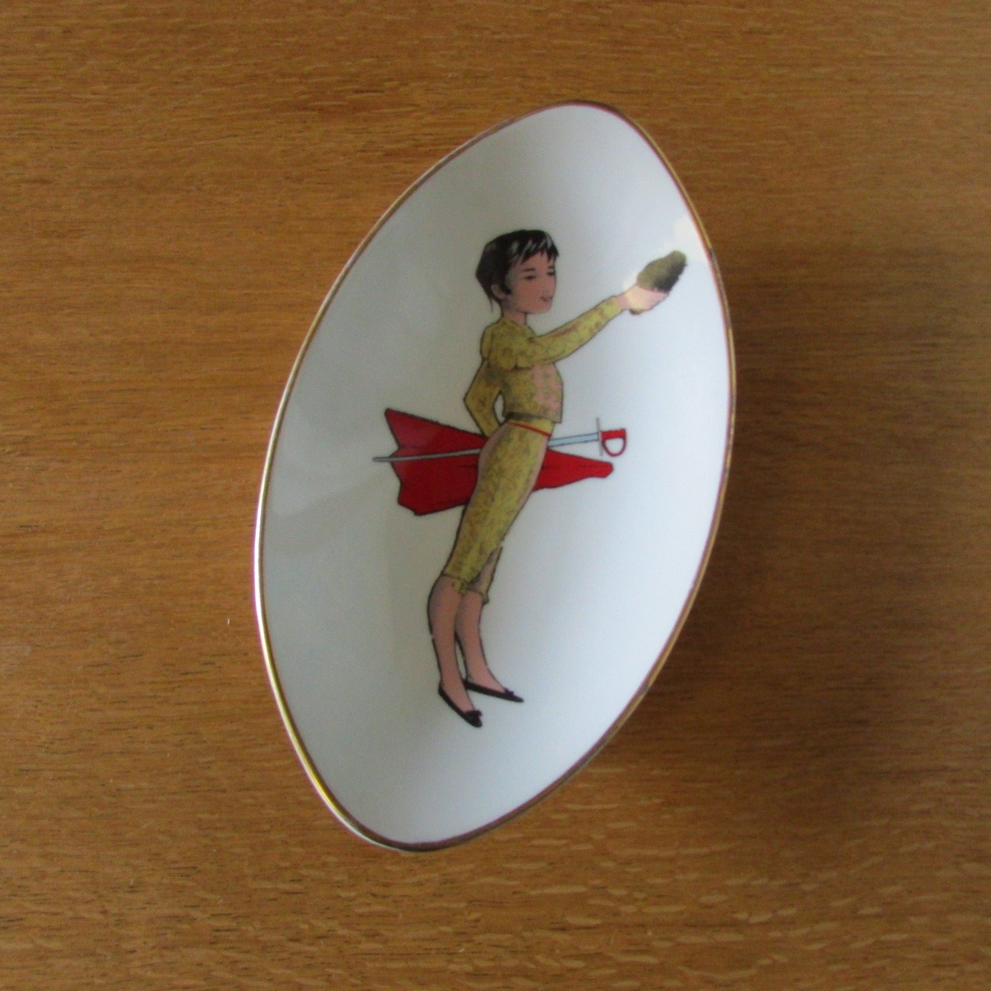 1962 Mah Vigo Santa Clara porcelain trinket dish for the Hannover Fair depicting young matador