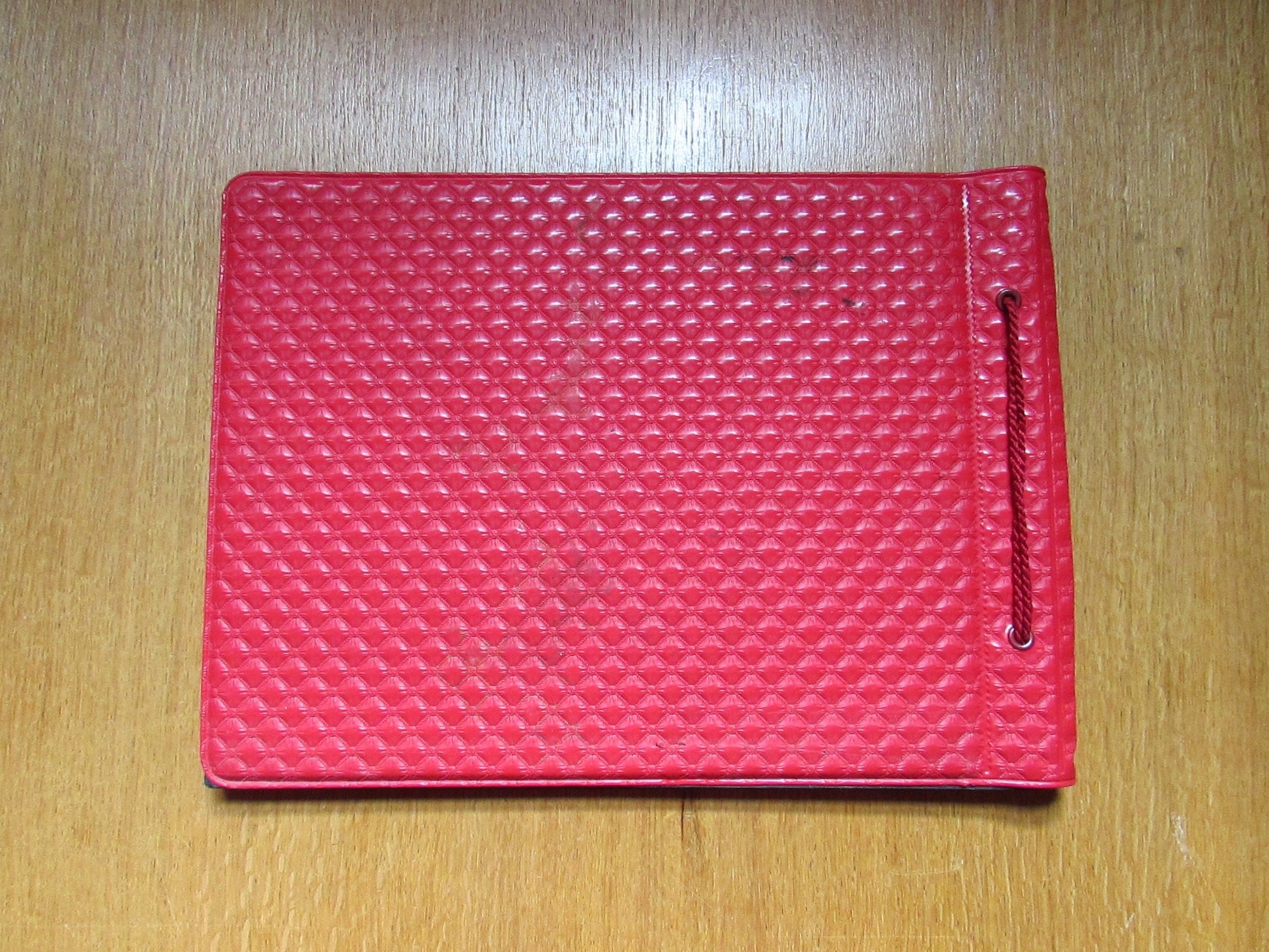 Vintage unused photo album, red quilted/embossed vinyl
