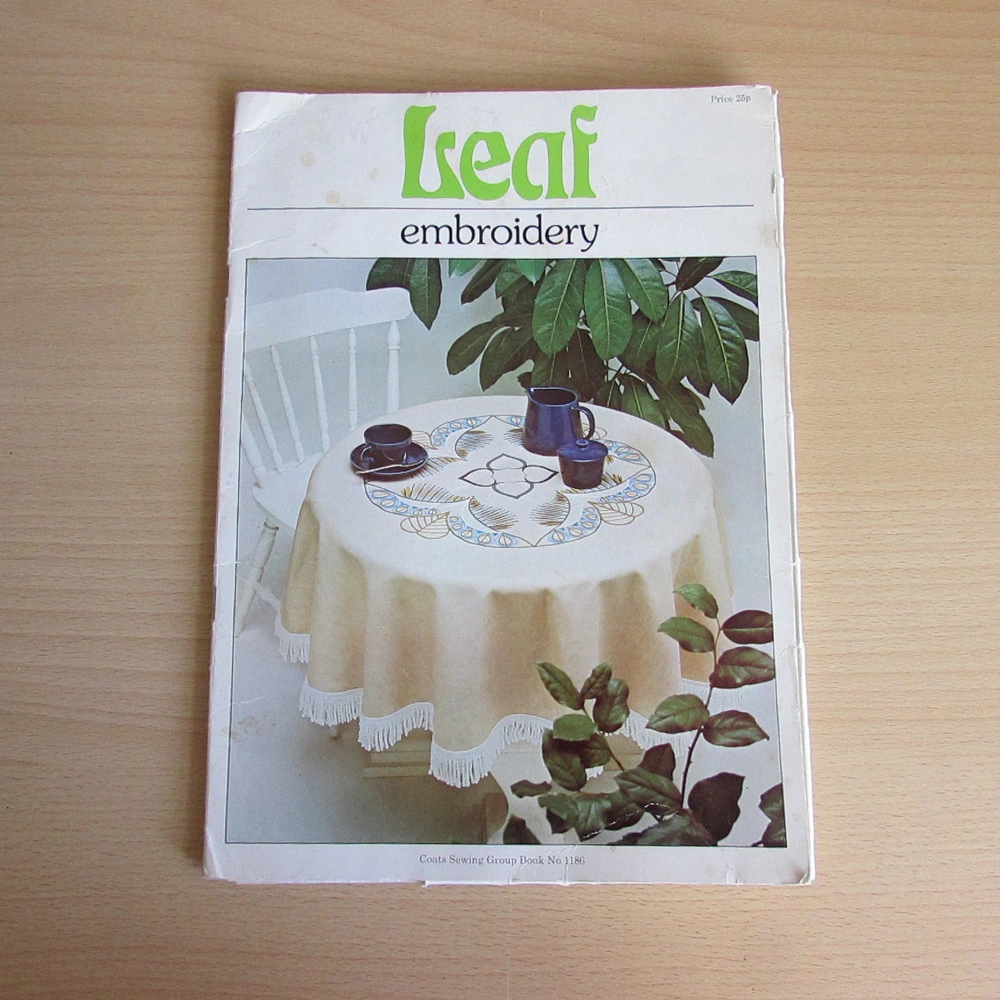 1973 Coats Sewing Group Leaf embroidery book No.1186