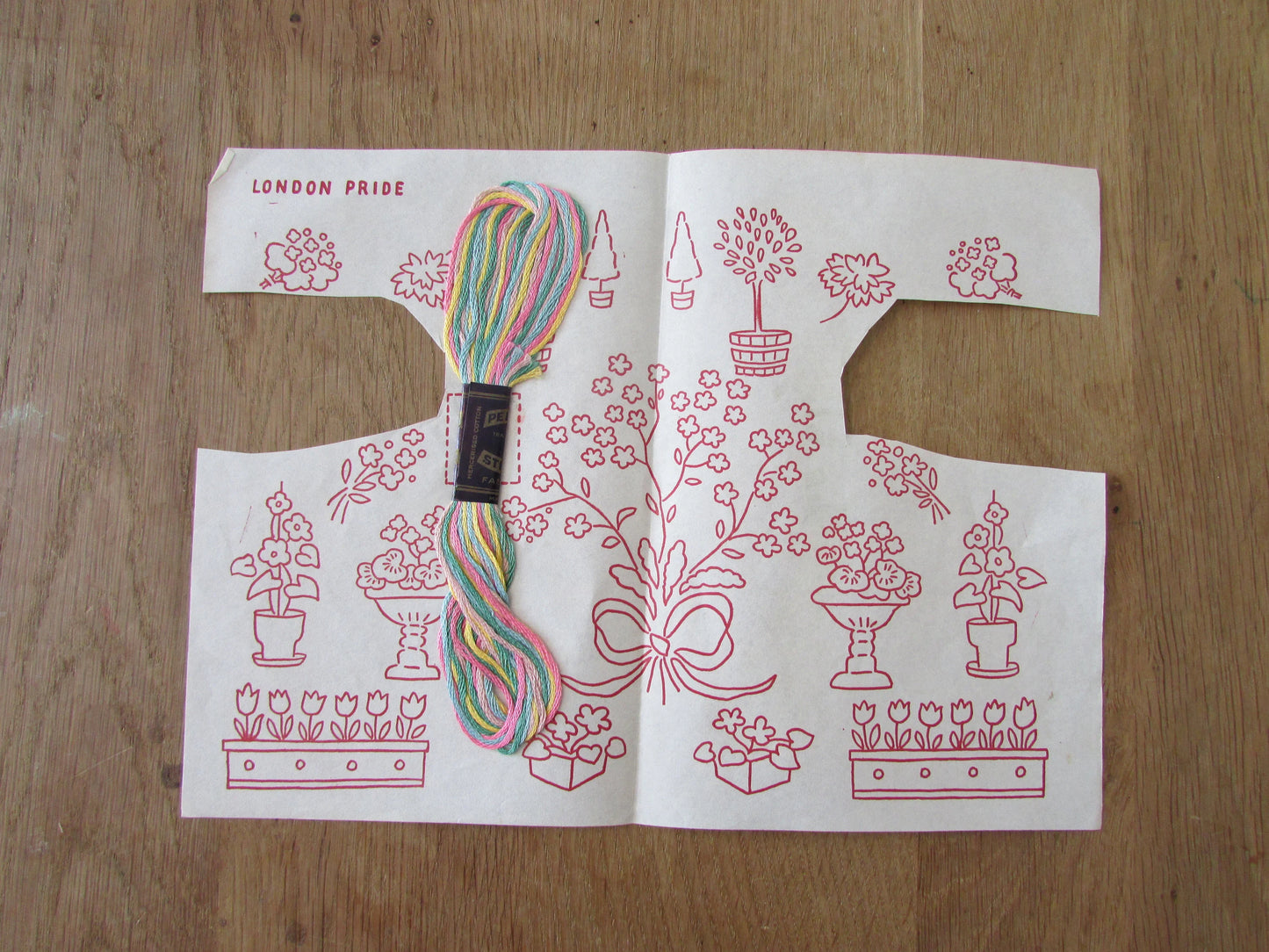 Used 1950s Norman Hartnell's 'London Pride' transfer library