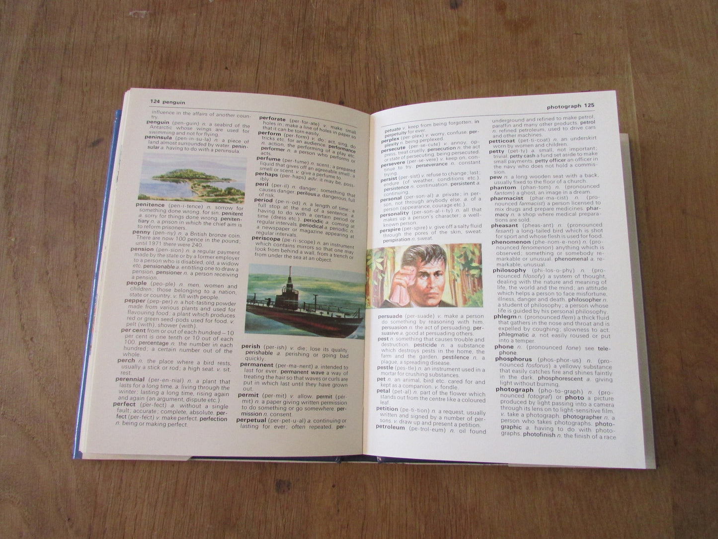 Hamlyn Shorter all-colour children's dictionary (Hardback, 1978)
