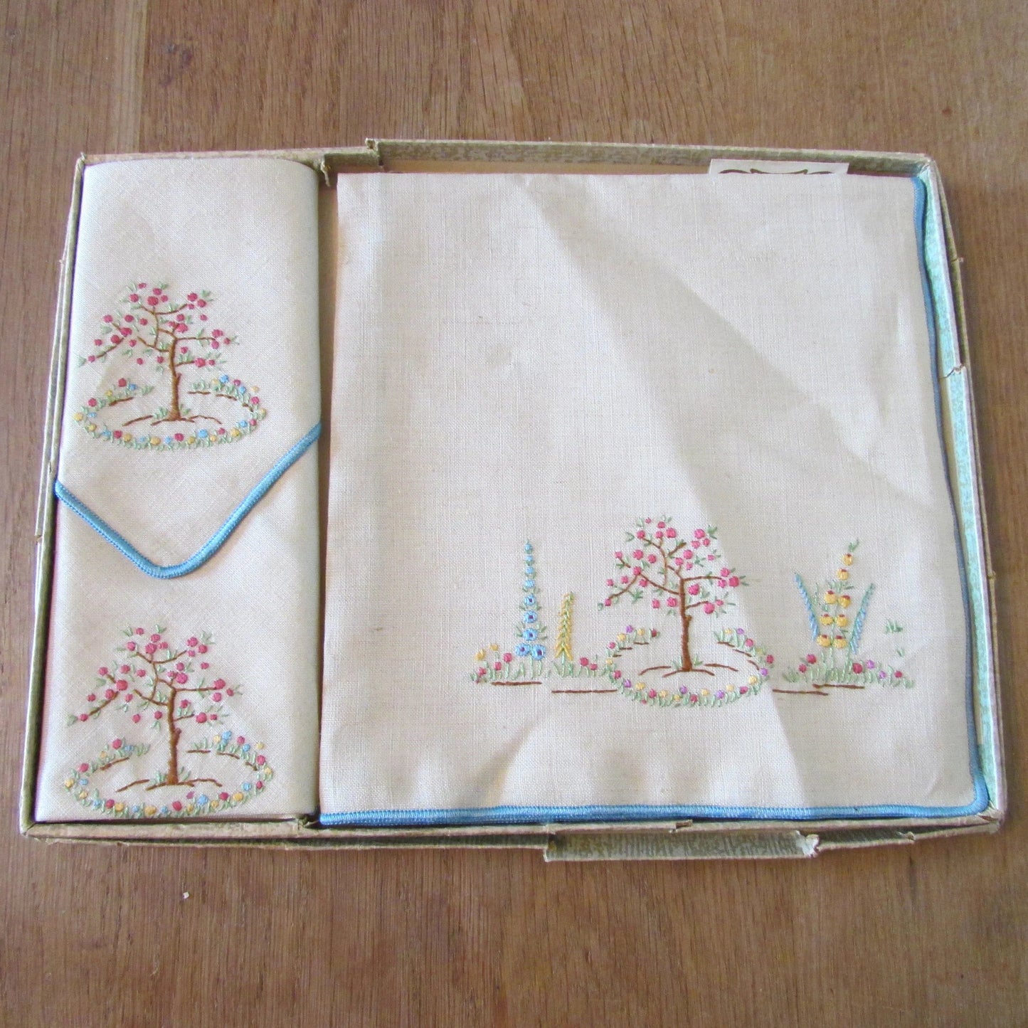 Vintage Irish Linen Tete a Tete tablelinen set, with original packaging