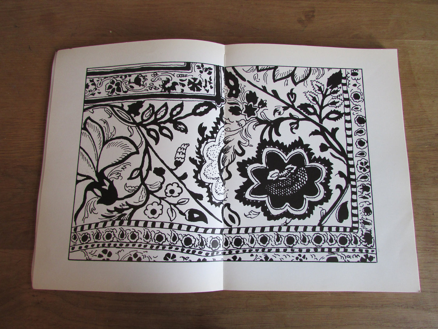 Belvedere Designer's Notebook No5: Historical & Modern Indian Designs and Motifs, by Wolfgang Hageney (Softback, 1986)
