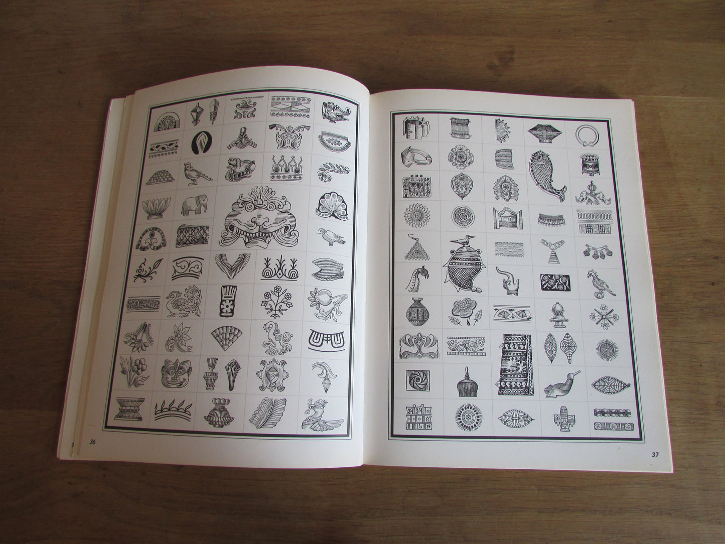 Belvedere Designer's Notebook No5: Historical & Modern Indian Designs and Motifs, by Wolfgang Hageney (Softback, 1986)