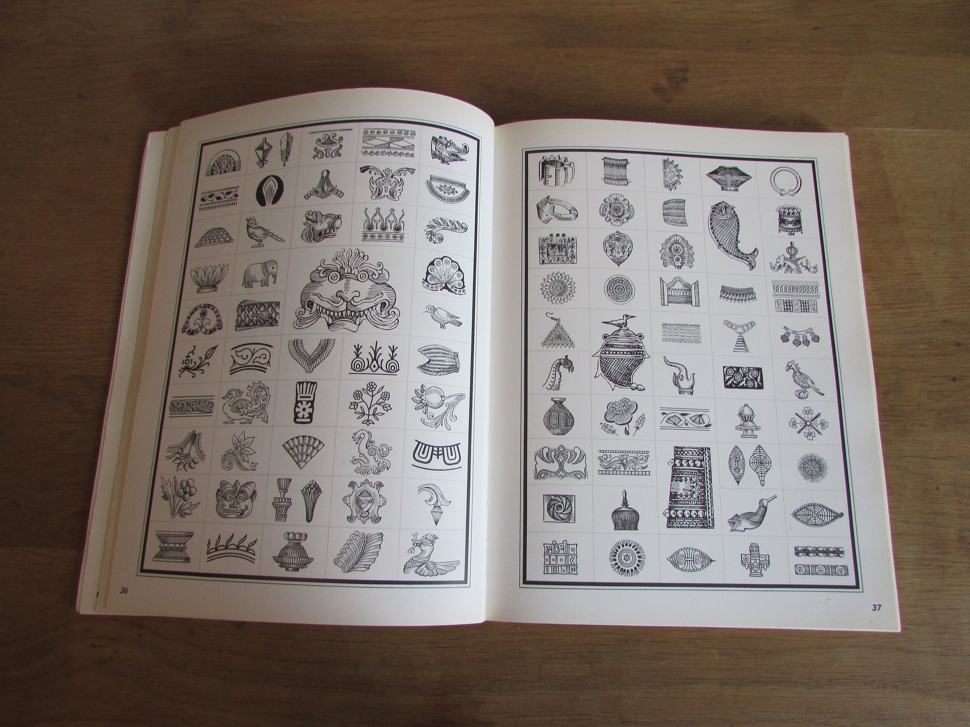 Belvedere Designer's Notebook No5: Historical & Modern Indian Designs and Motifs, by Wolfgang Hageney (Softback, 1986)