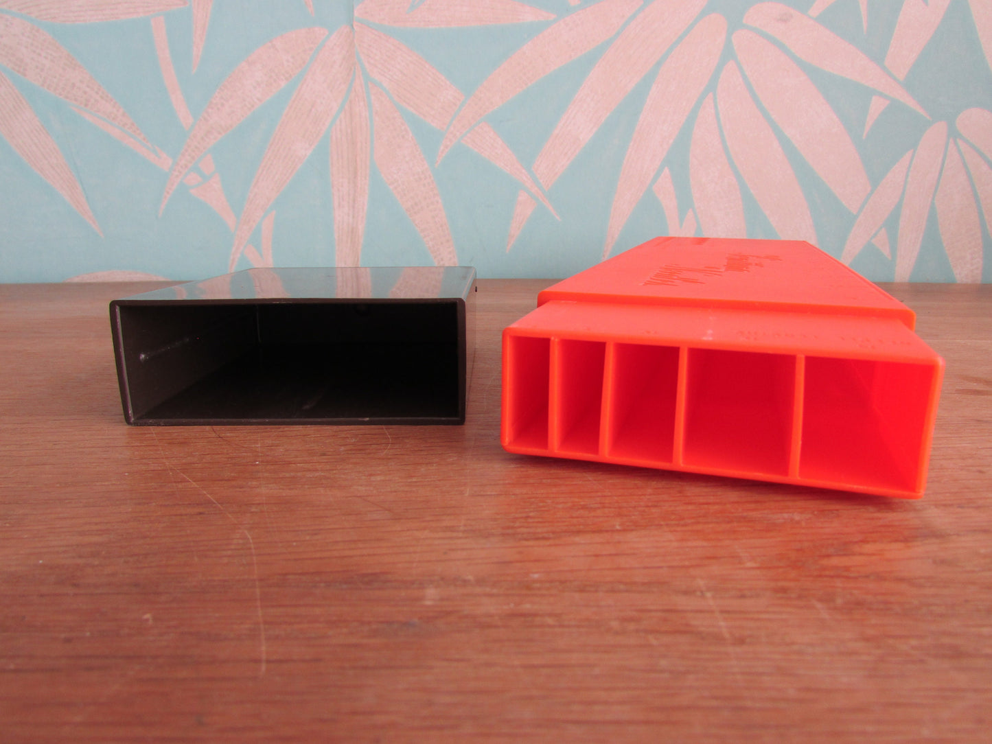 1970s plastic orange & brown knitting needles box/caddy