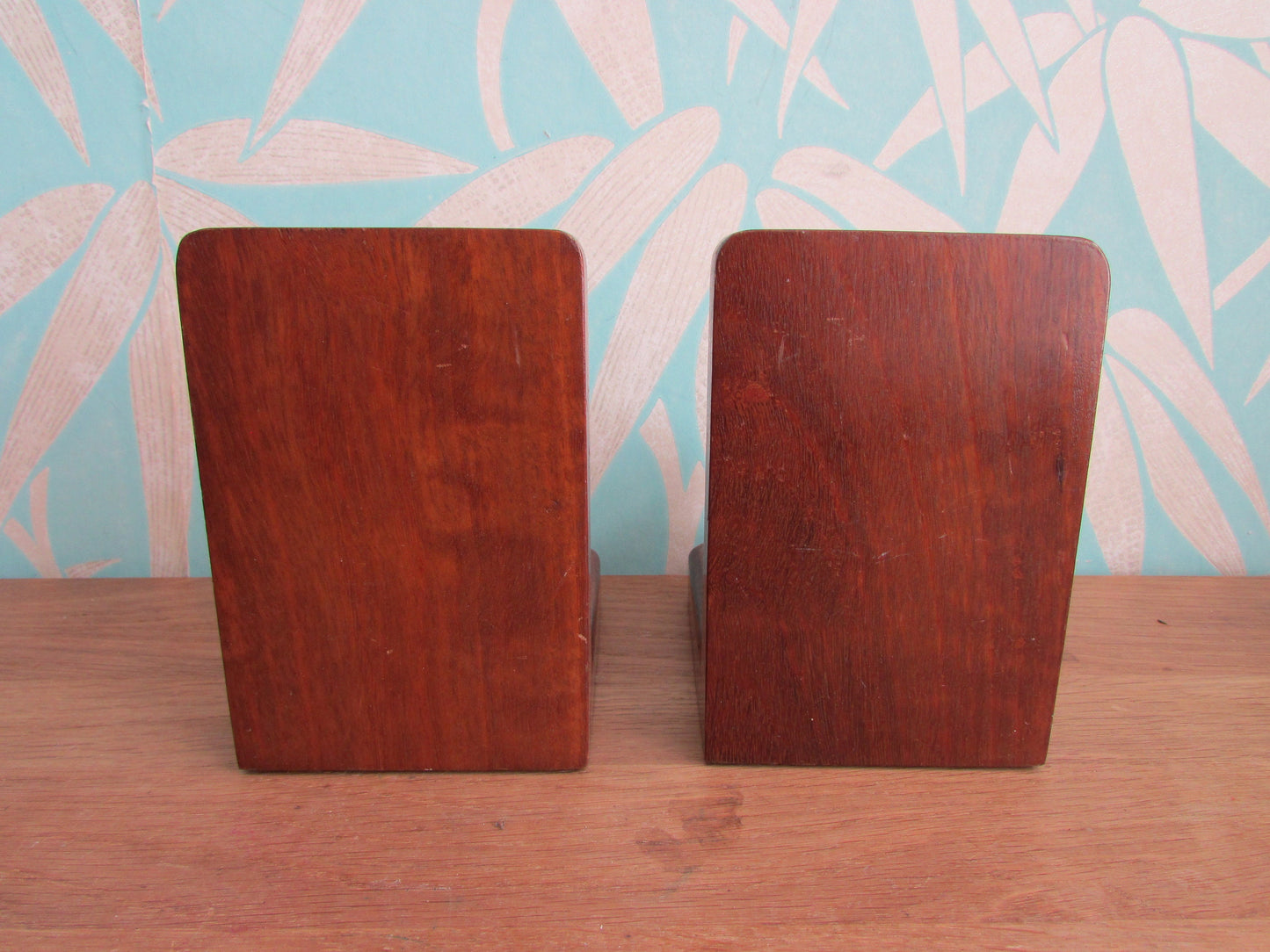 Pair of Art Deco "Greetings from Perth" wooden Pelican bookends