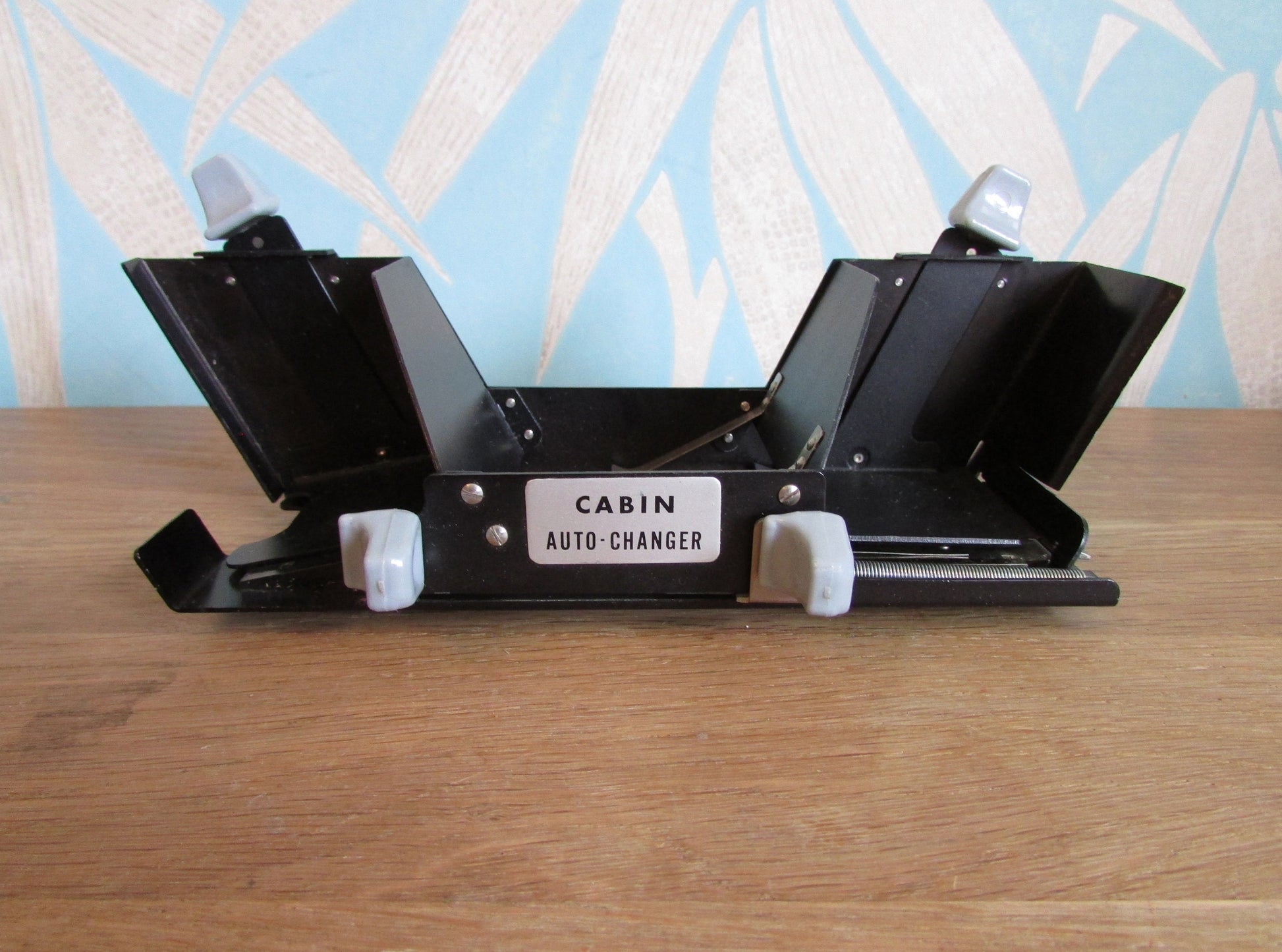 Vintage boxed auto-changer for Cabin slide projector
