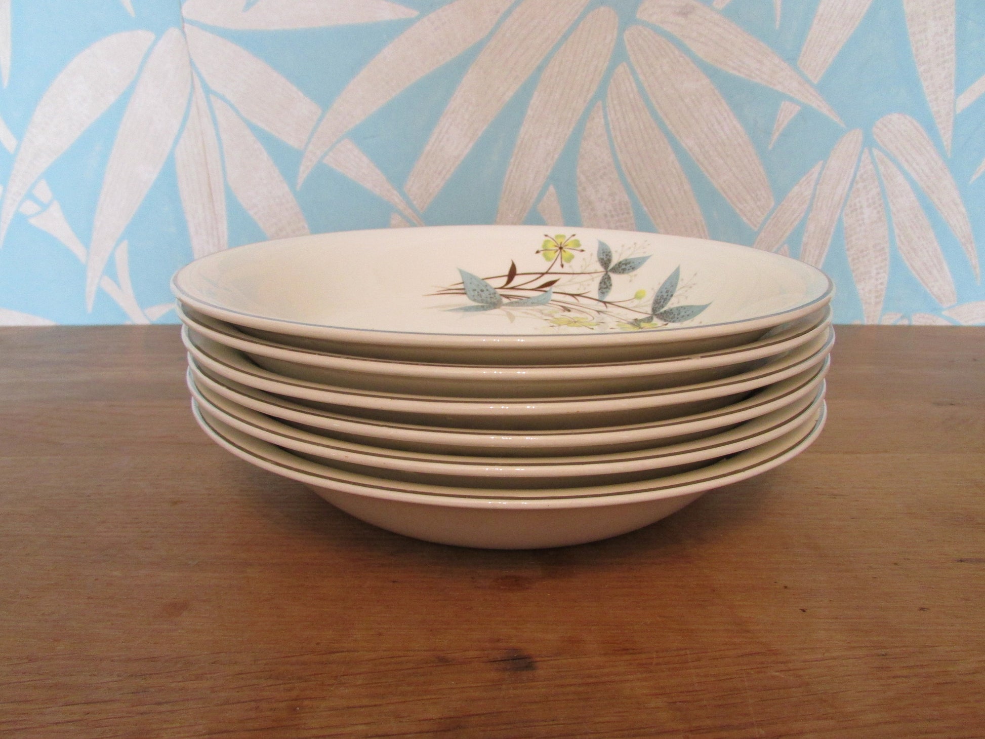 Set of six 1959 British Anchor floral & leaf pattern bowls