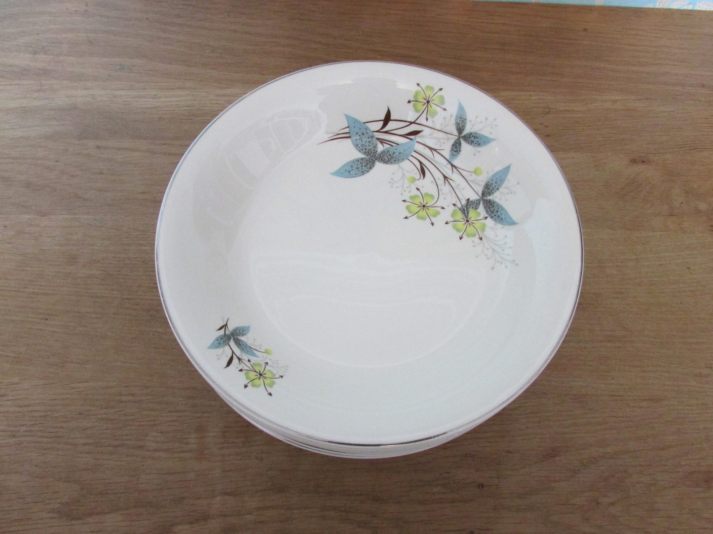 Set of six 1959 British Anchor floral & leaf pattern bowls