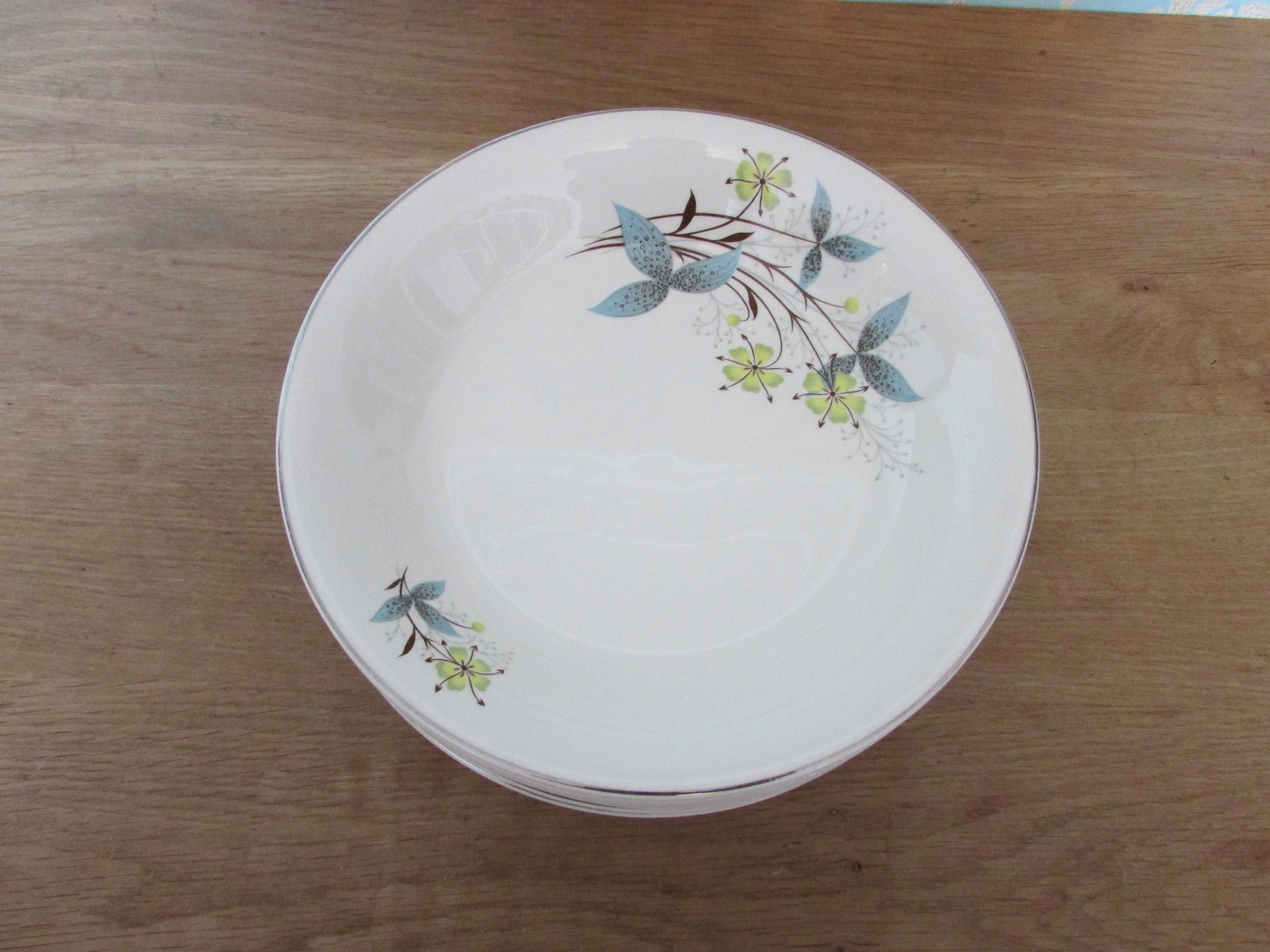 Set of six 1959 British Anchor floral & leaf pattern bowls