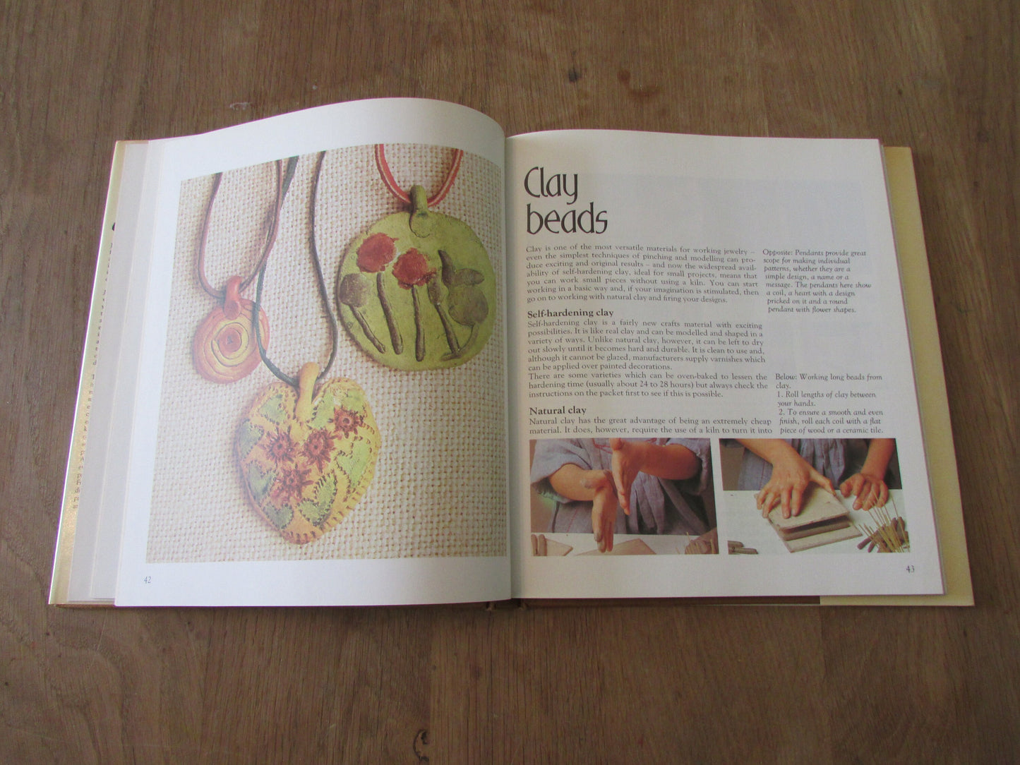 Jewelry: Orthodox & Imaginative Ways with Pebbles, Shells, Clay, Enamel and Everyday Household Objects (Hardback, 1978)