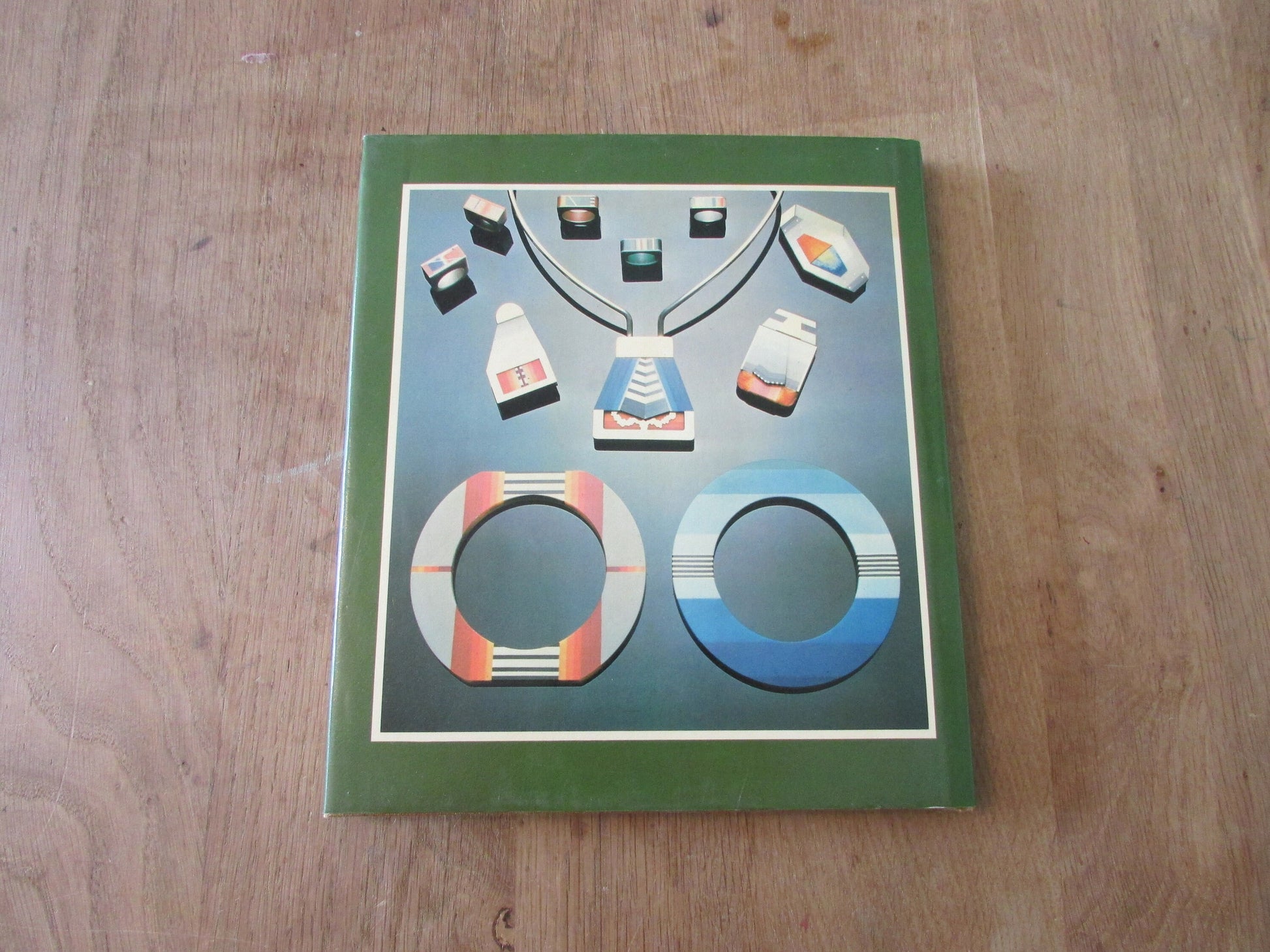 Jewelry: Orthodox & Imaginative Ways with Pebbles, Shells, Clay, Enamel and Everyday Household Objects (Hardback, 1978)
