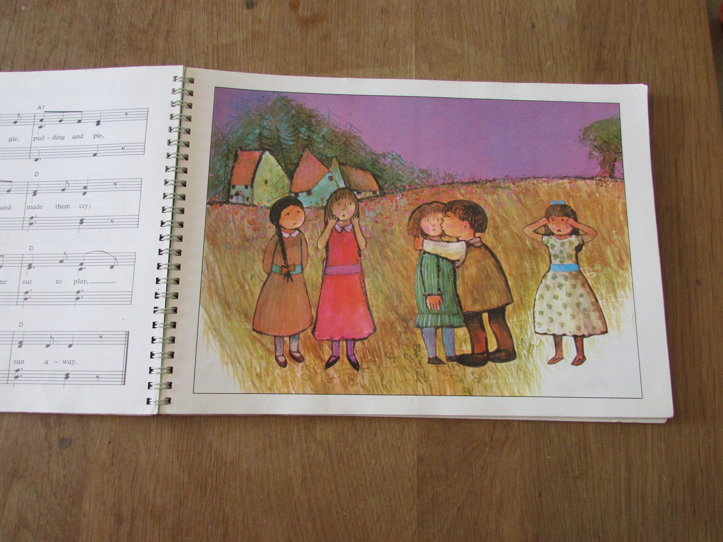 Sing Hey Diddle Diddle: 66 nursery rhymes with their traditional tunes, by Beatrice Harrop (Softback, 1986)