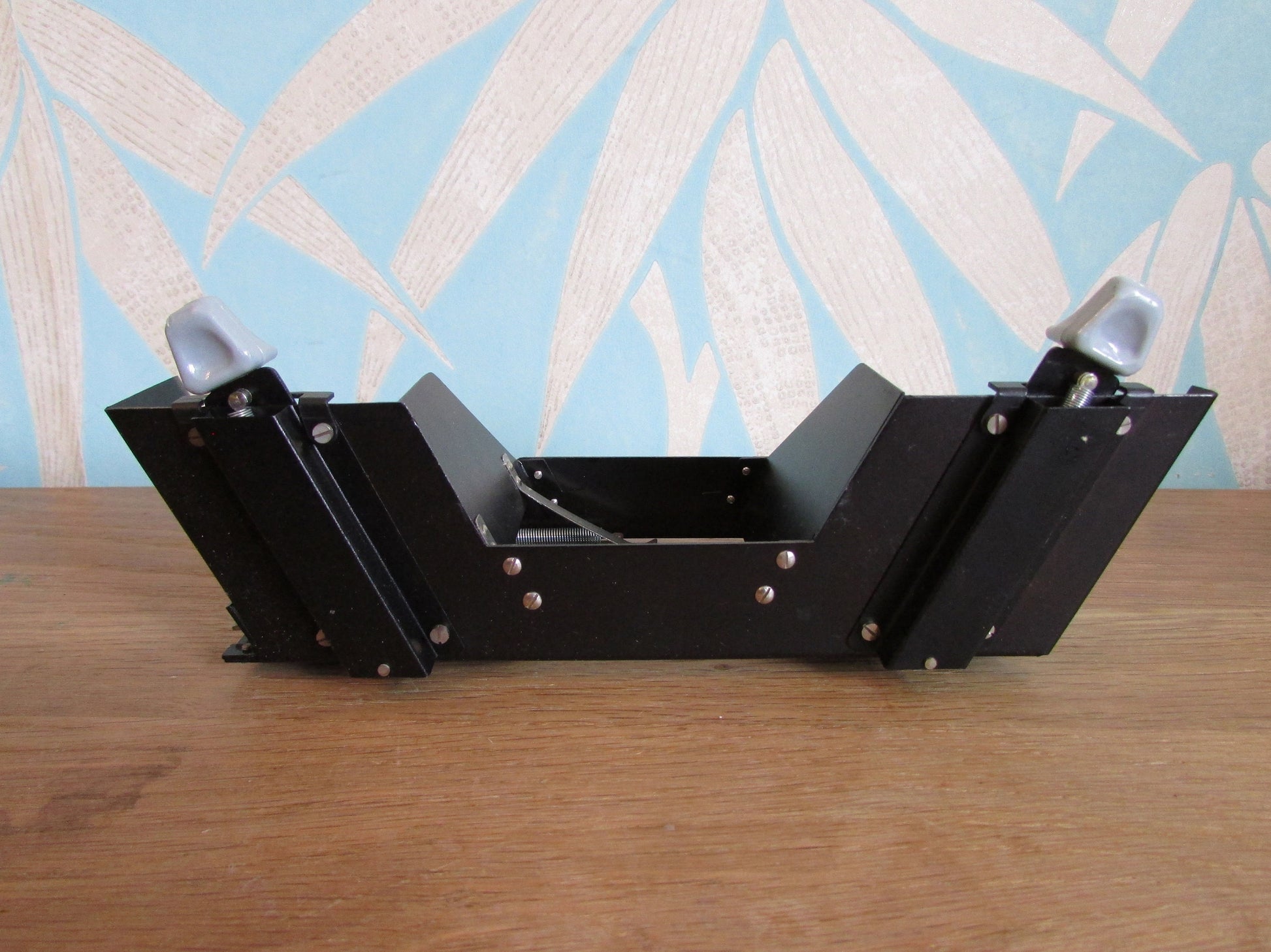 Vintage boxed auto-changer for Cabin slide projector