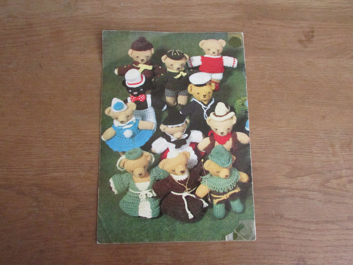 1981 Sirdar 126 knitting pattern booklet for Teddy Bears Picnic