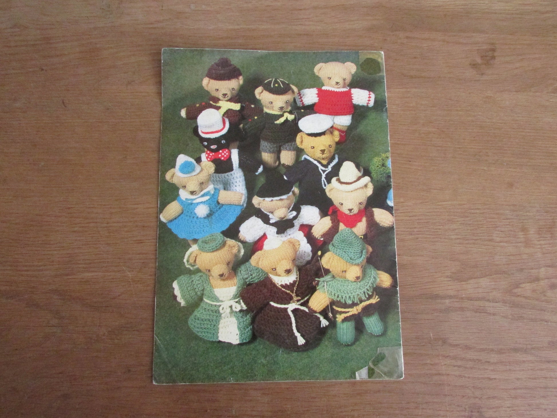 1981 Sirdar 126 knitting pattern booklet for Teddy Bears Picnic