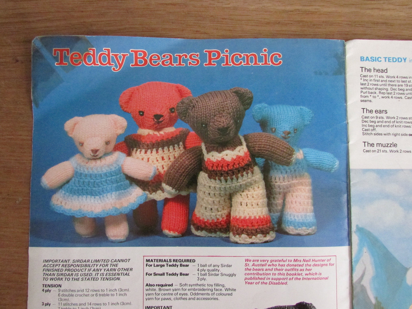 1981 Sirdar 126 knitting pattern booklet for Teddy Bears Picnic