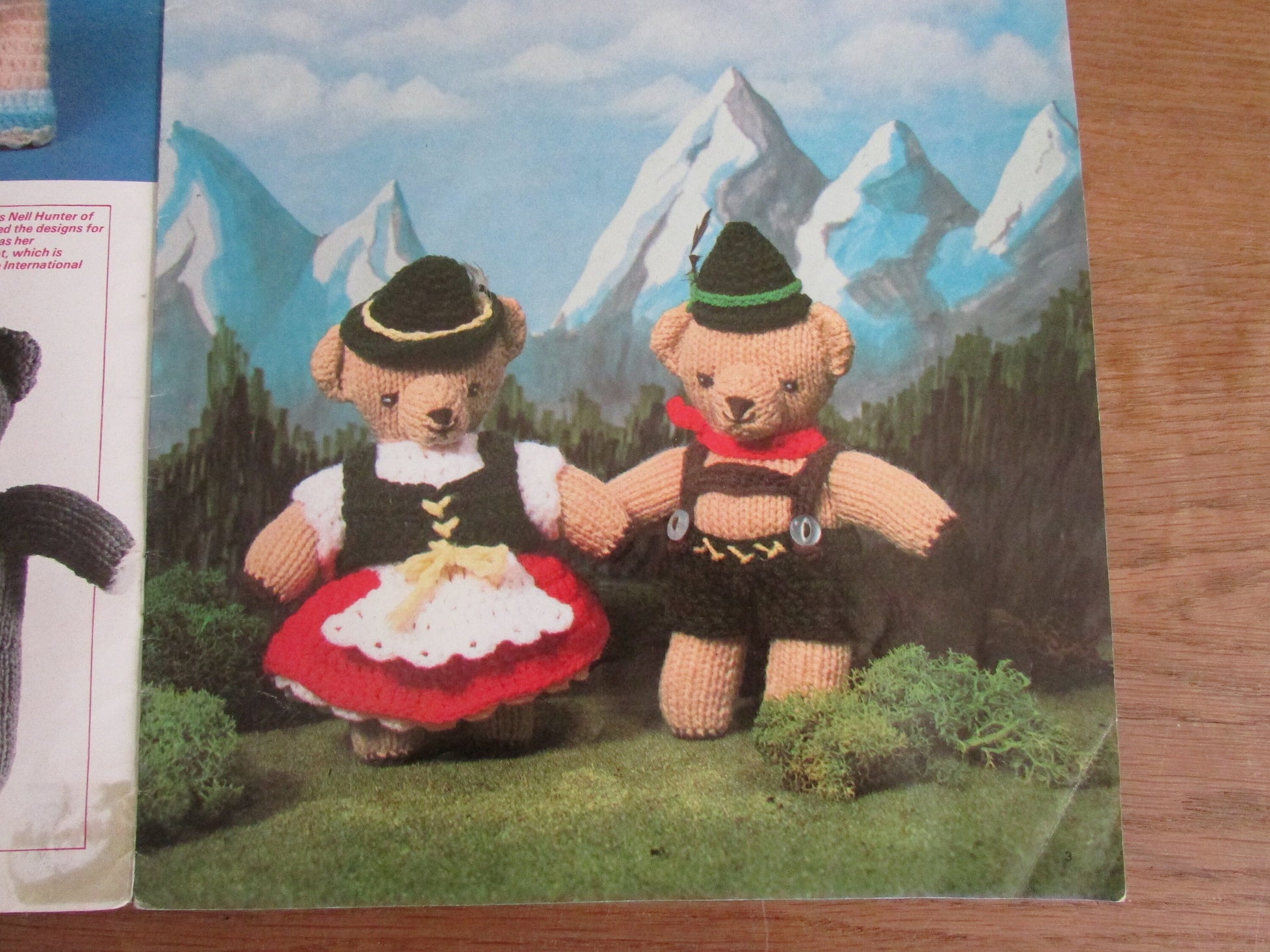 1981 Sirdar 126 knitting pattern booklet for Teddy Bears Picnic