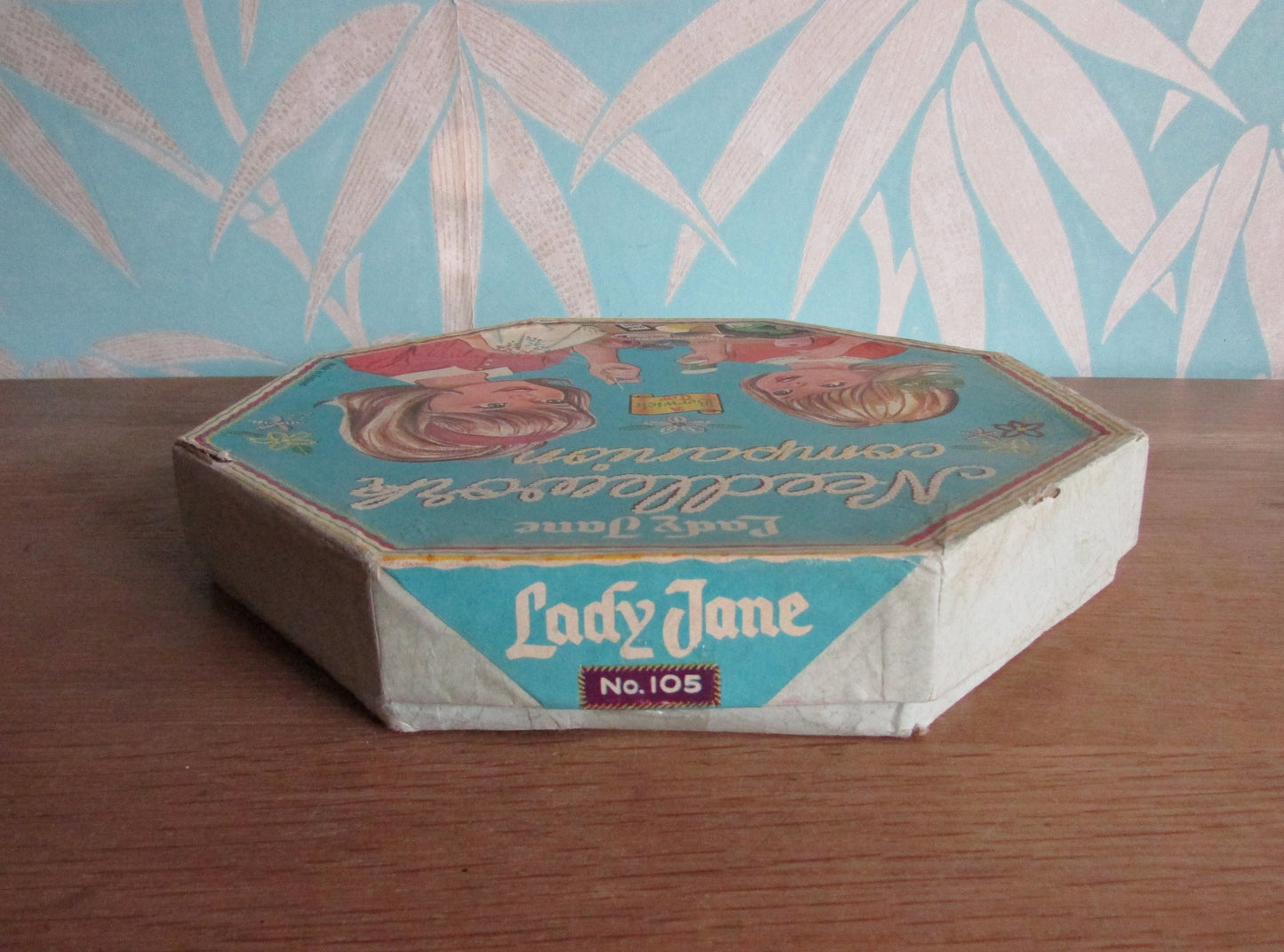 Mid-century Lady Jane No.105 Needlework Companion, made in England