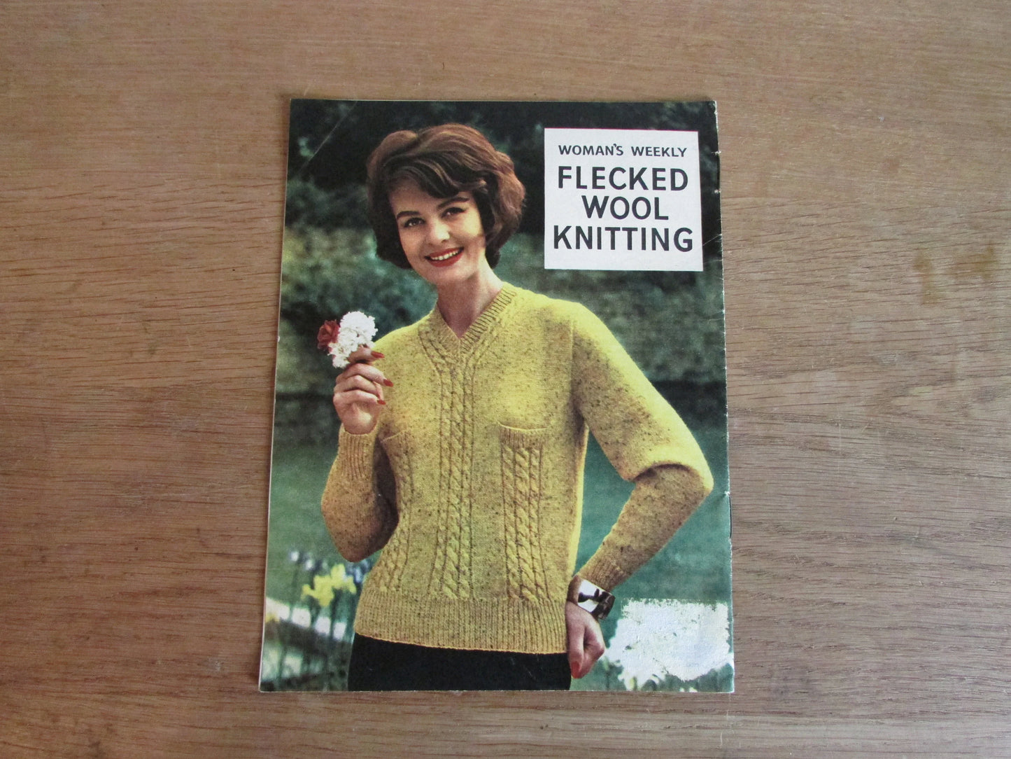1960s Woman's Weekly pattern booklet for flecked wool knitting