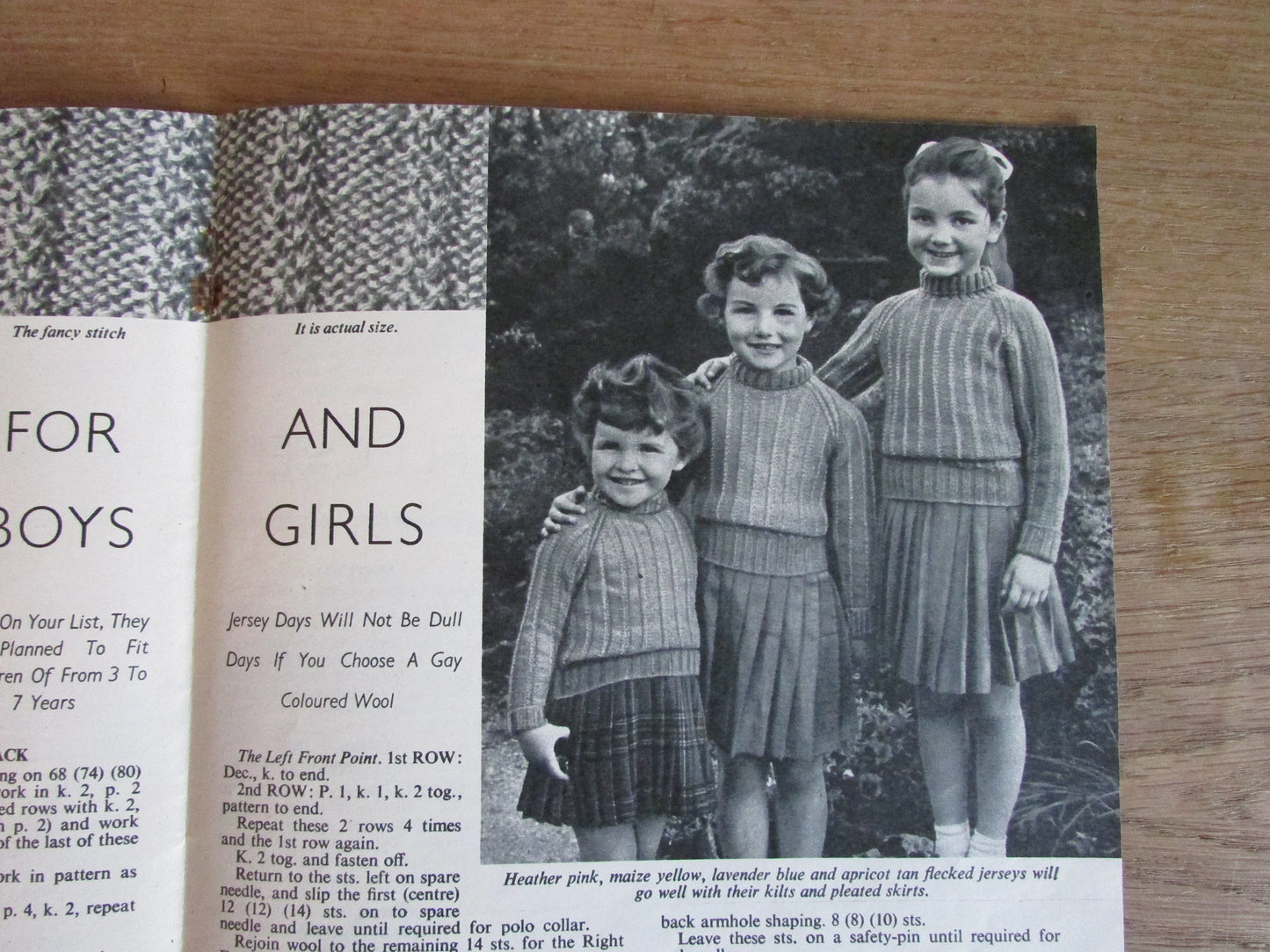 1960s Woman's Weekly pattern booklet for flecked wool knitting