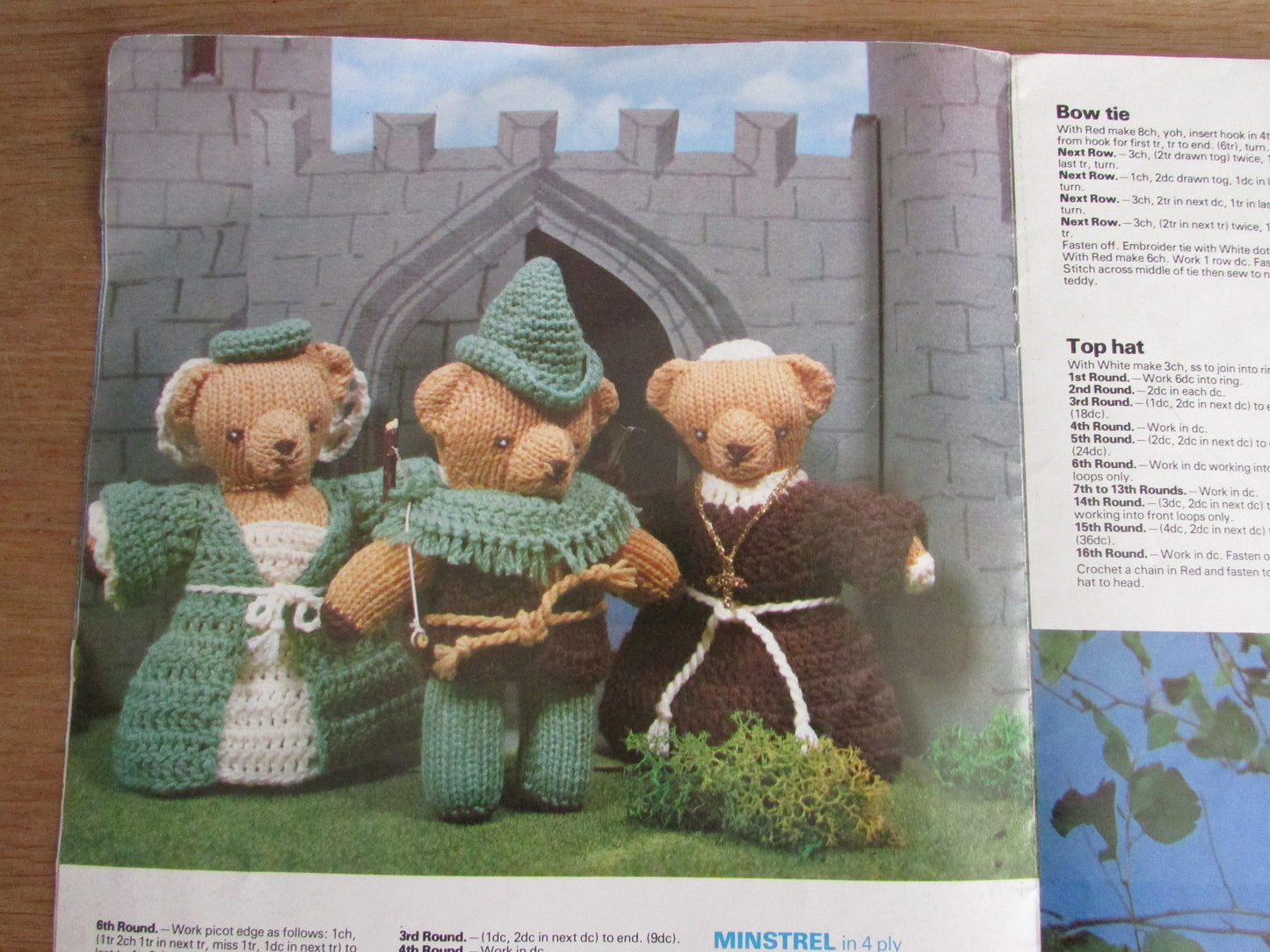 1981 Sirdar 126 knitting pattern booklet for Teddy Bears Picnic