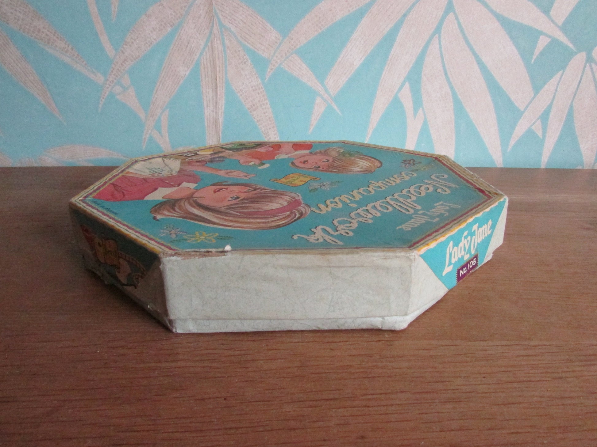 Mid-century Lady Jane No.105 Needlework Companion, made in England