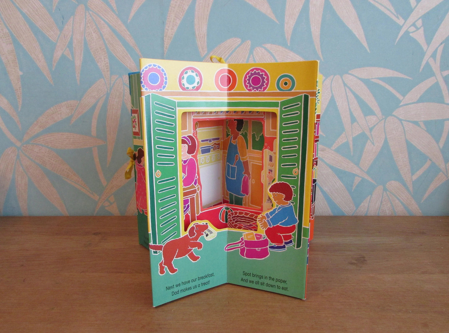 The House: open out a 3-dimensional house, illustrated by Claire Henley (Hardback, 1995)
