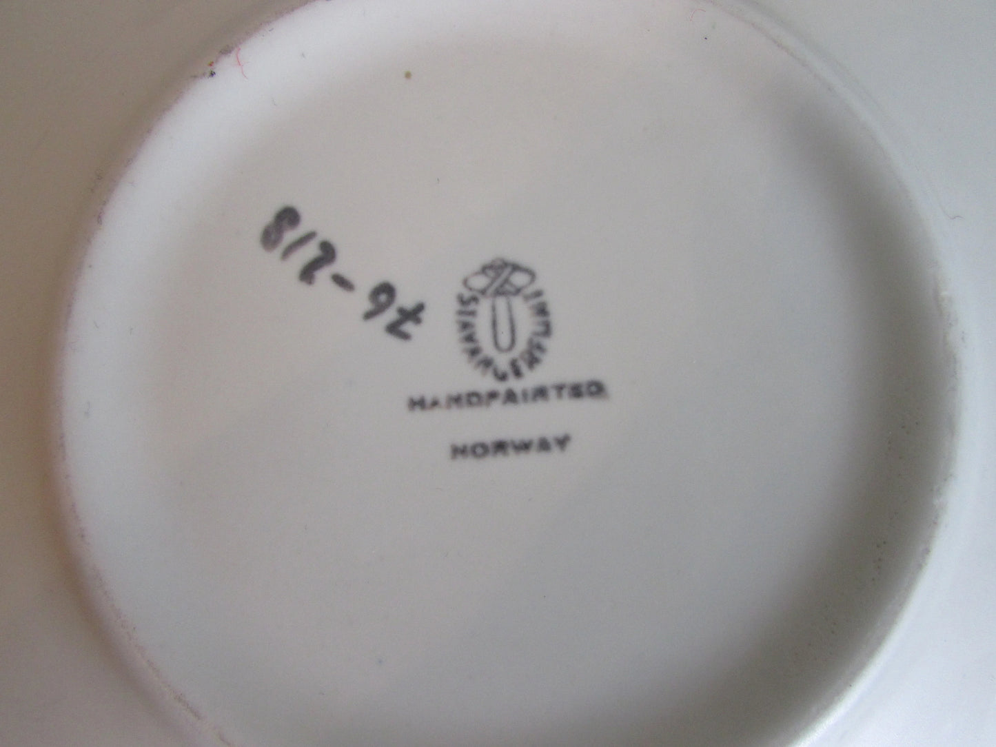 Mid-century Inger Waage for Stavangerflint, Norway, hand painted triangular plate, Man with Mandolin