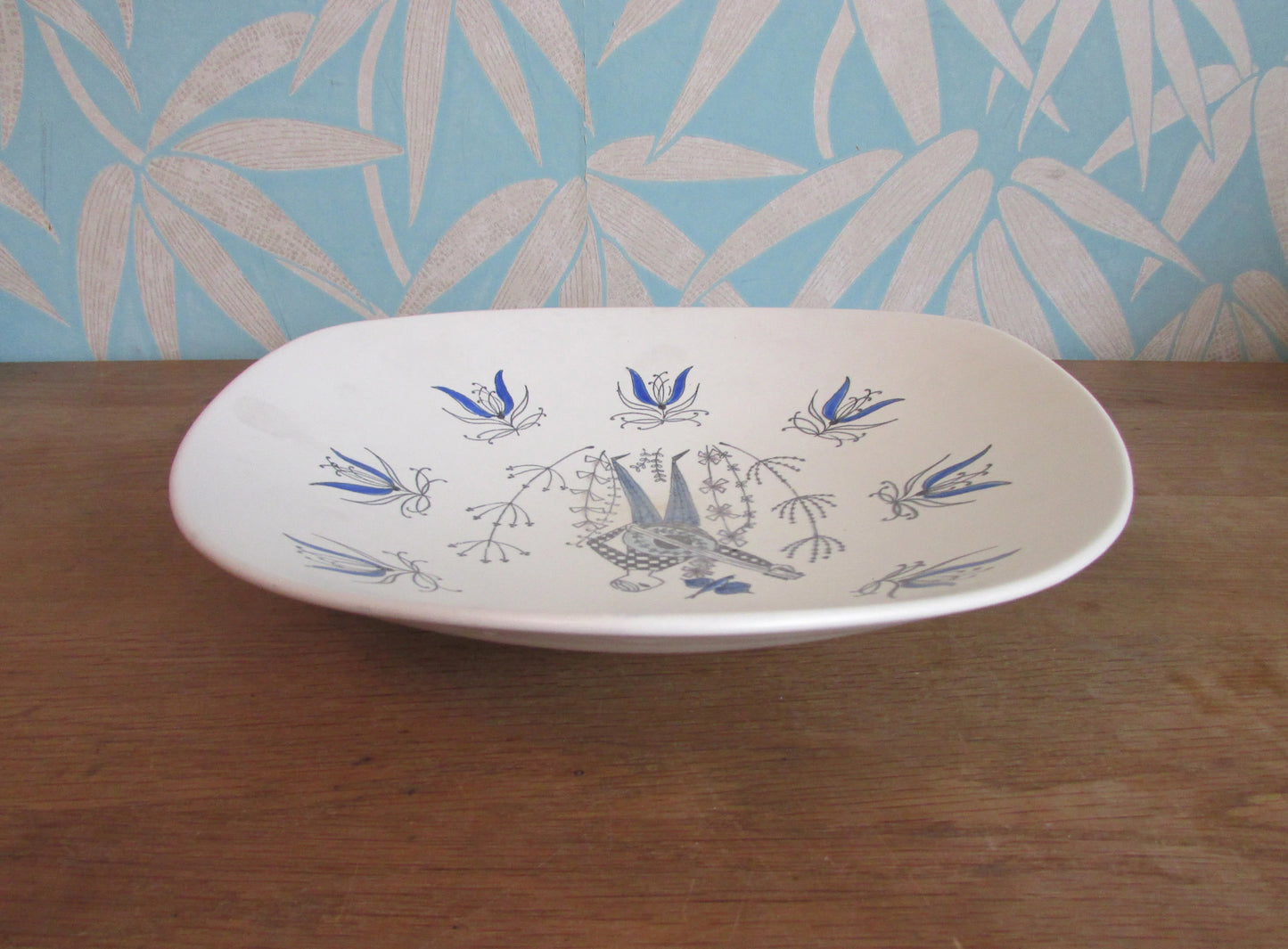 Mid-century Inger Waage for Stavangerflint, Norway, hand painted triangular plate, Man with Mandolin