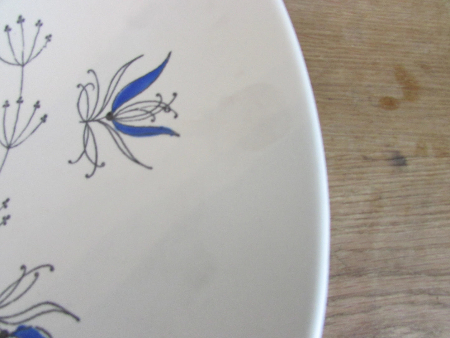 Mid-century Inger Waage for Stavangerflint, Norway, hand painted triangular plate, Man with Mandolin