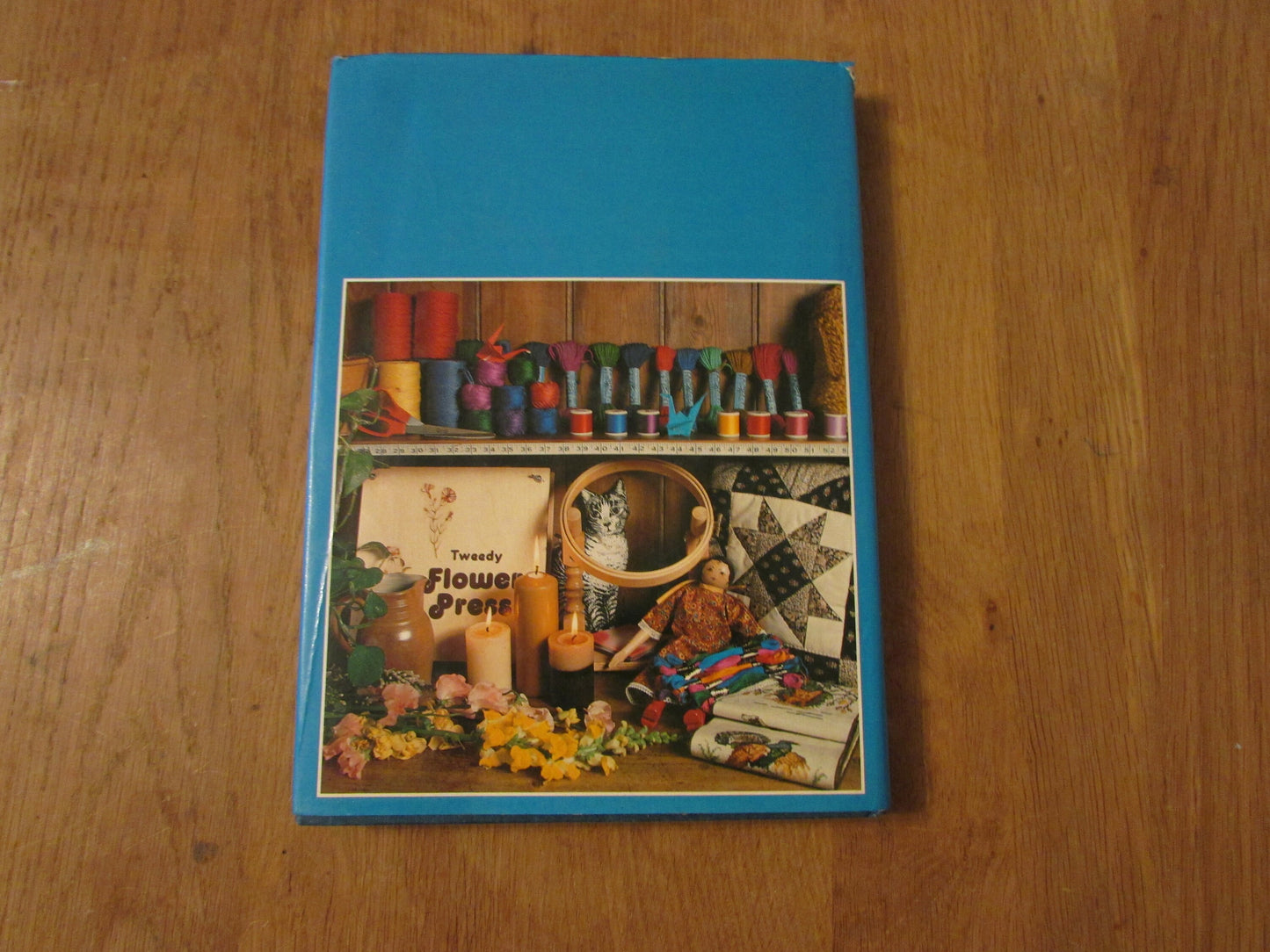 W.H Smith The Book of Crafts, by C. Pavey (Hardback, 1979)
