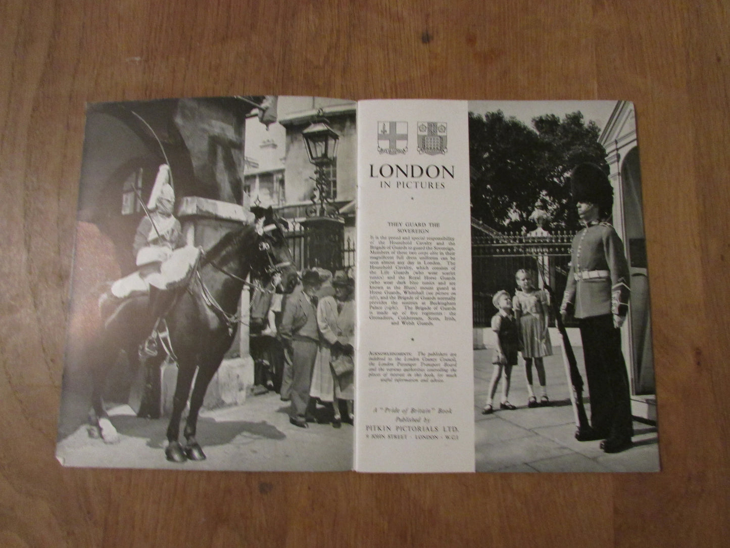Vintage Pitkin London in Pictures: 95 Photos of Places of Interest with Histories & Guides