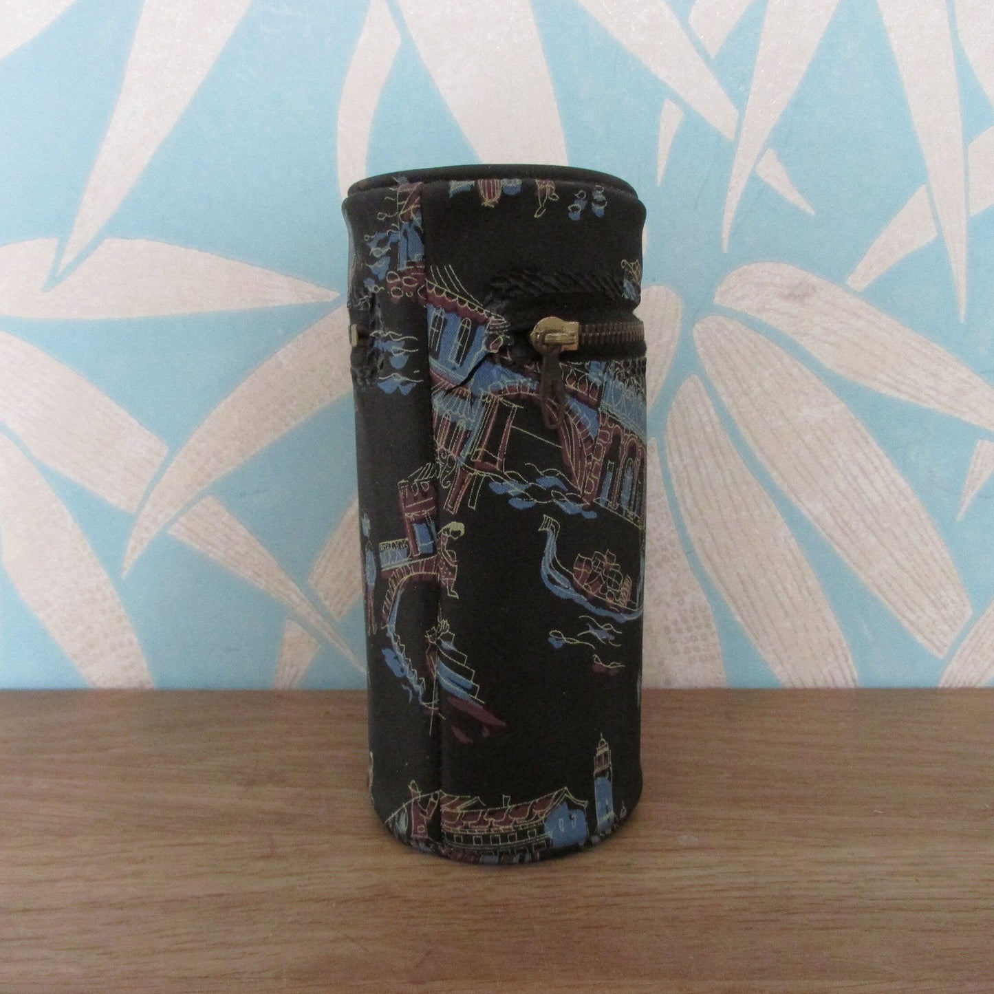 circa. 1960s Eltrolüd travel immersion heater with kettle/mug & illustrated 'Landmarks' vinyl case