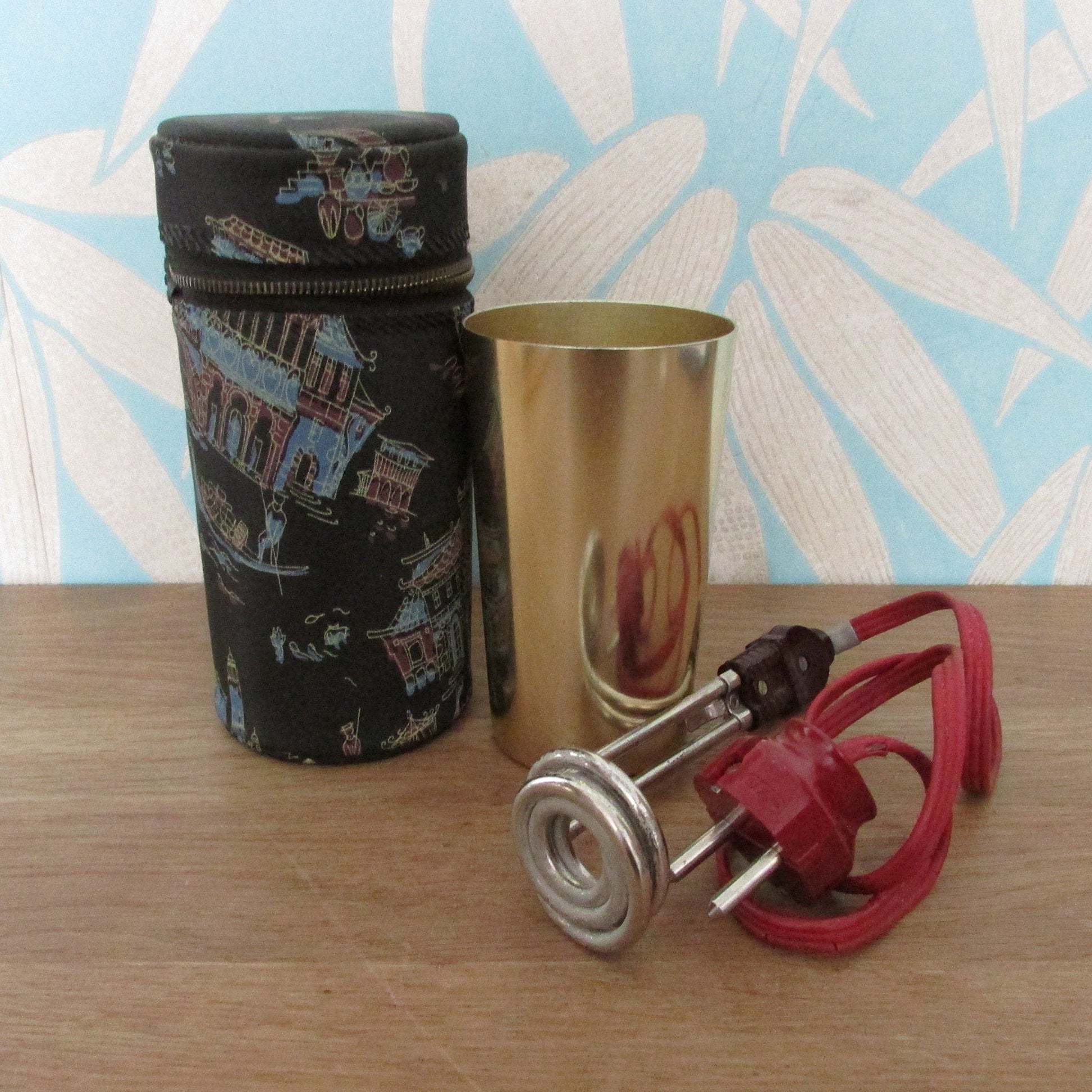 circa. 1960s Eltrolüd travel immersion heater with kettle/mug & illustrated 'Landmarks' vinyl case