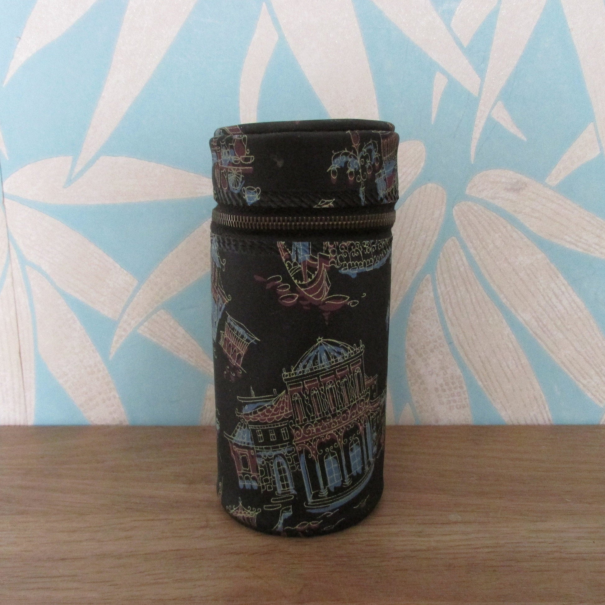 circa. 1960s Eltrolüd travel immersion heater with kettle/mug & illustrated 'Landmarks' vinyl case