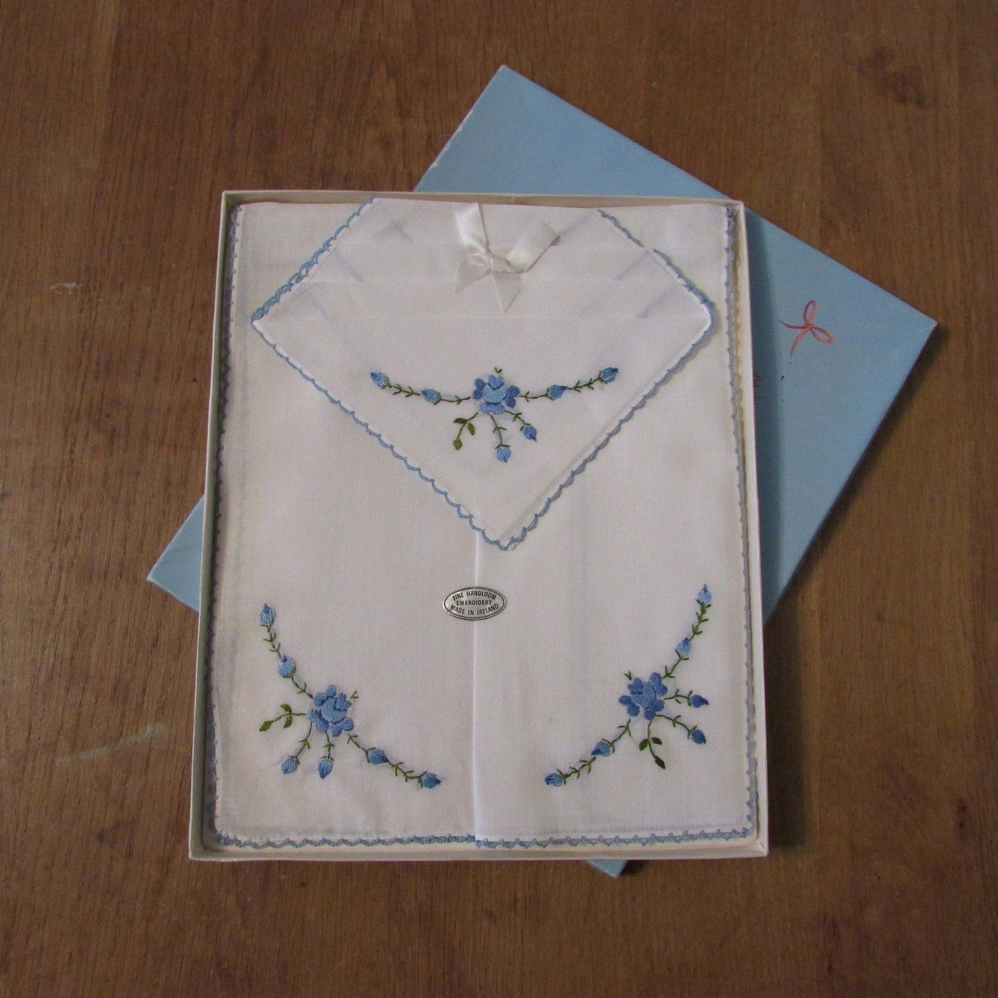 1960s fine handloom embroidered ladies handkerchiefs in cute poodle gift box