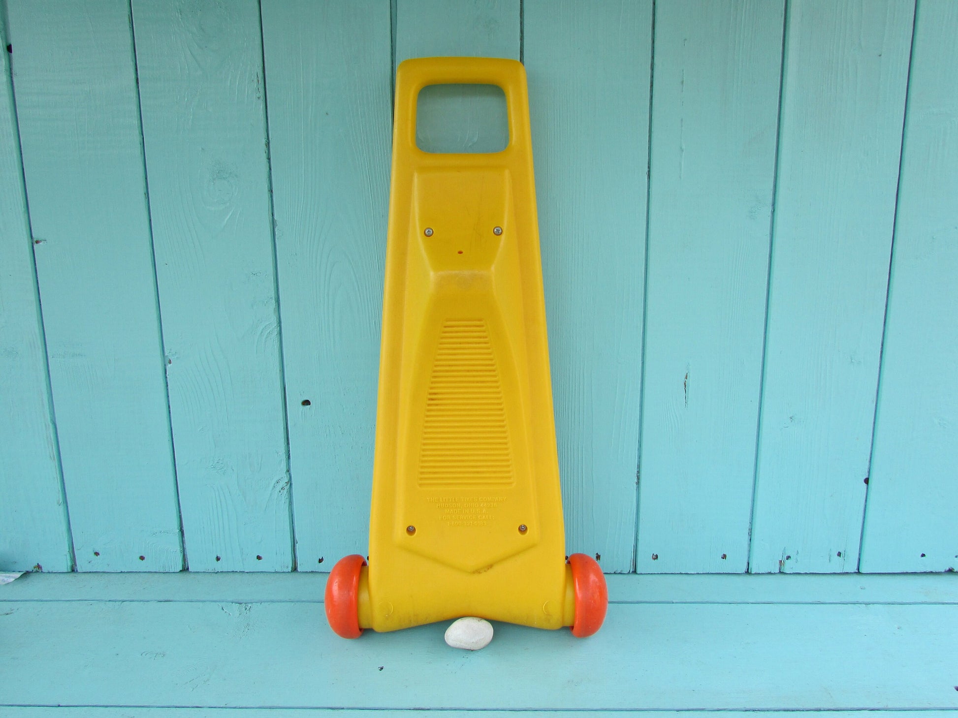 circa. 1980s Little Tikes Tap-a-Tune rolling musical xylophone toy