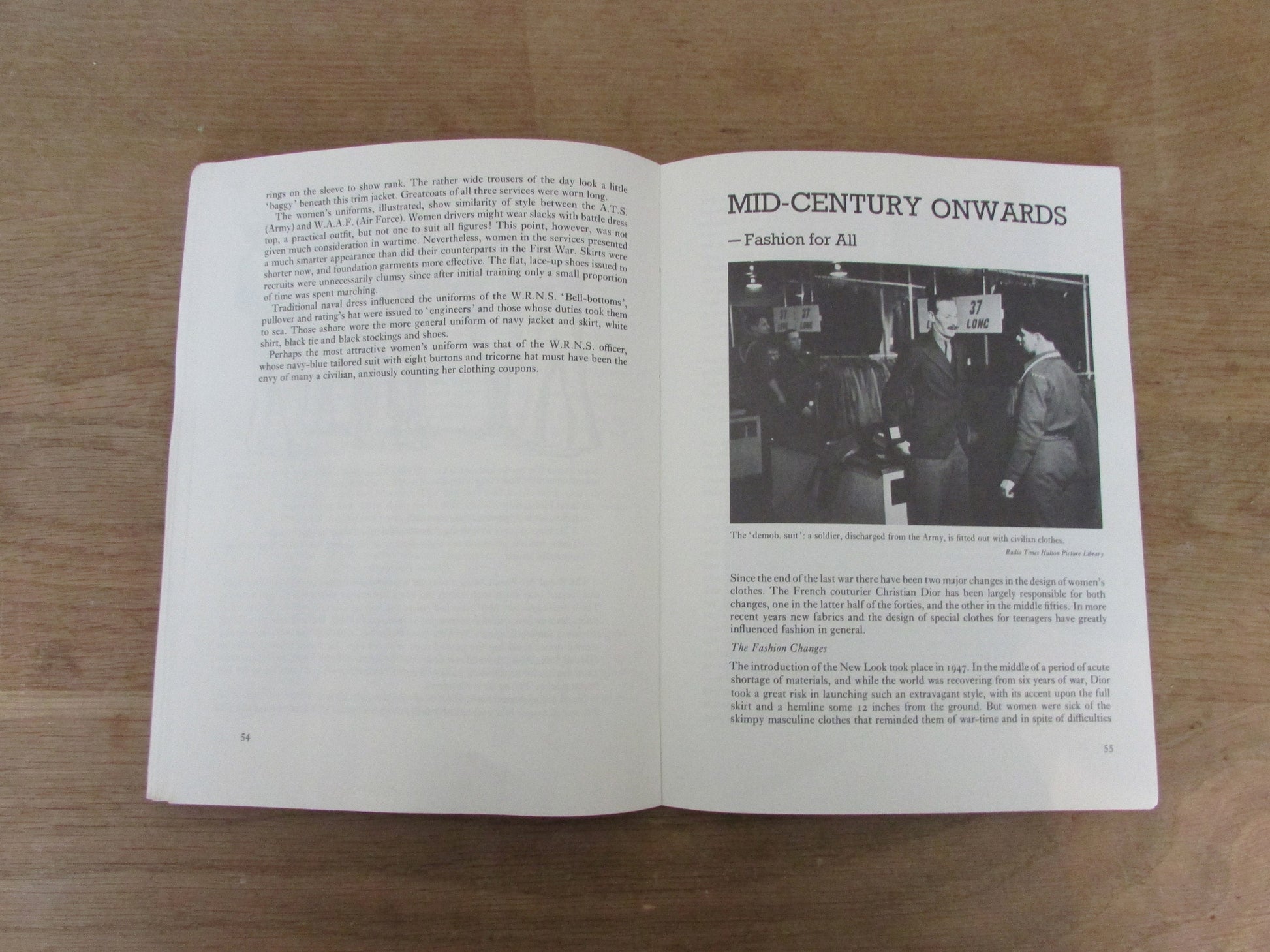 The 20th Century Topic Books: Fashion & Dress, by Sheila Wilmott (Softback, 1971)