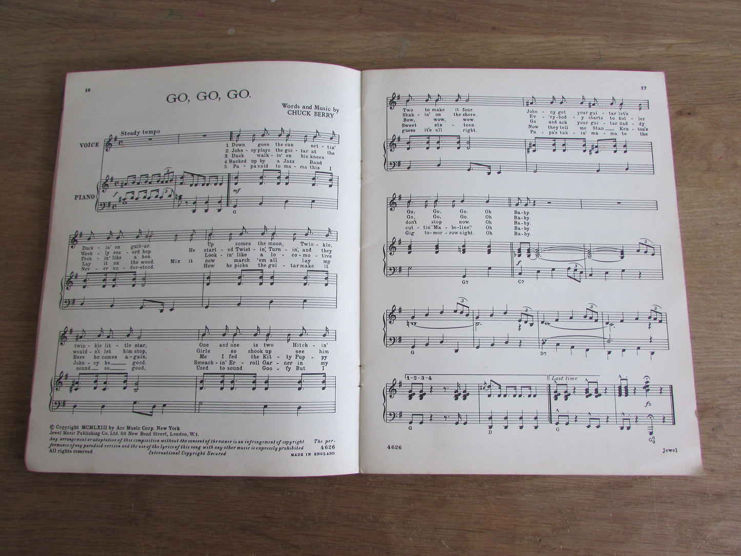 Vintage Chuck Berry Album of Rhythm & Blues sheet music, lyrics and guitar