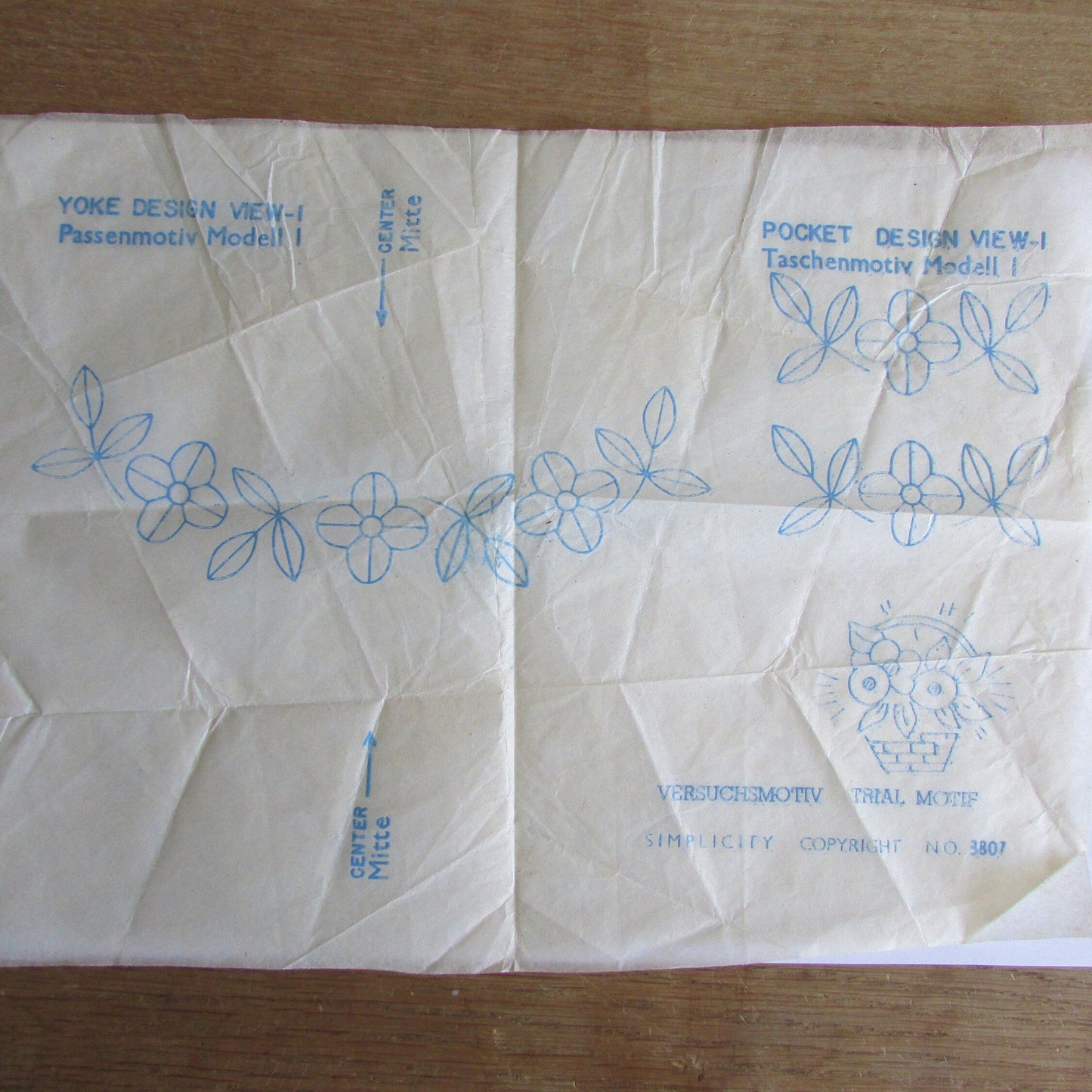Unused 1961 Simplicity 3807 yoke & pocket design embroidery transfer (only) for toddlers' dress, pinafore and panties